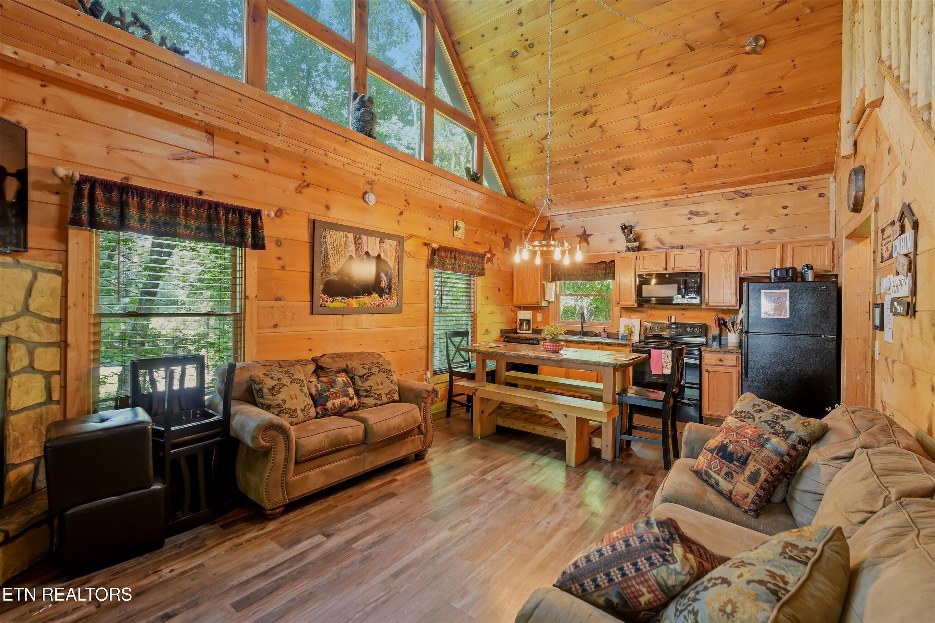 1605 Silver Poplar Lane Sevierville TN 37876