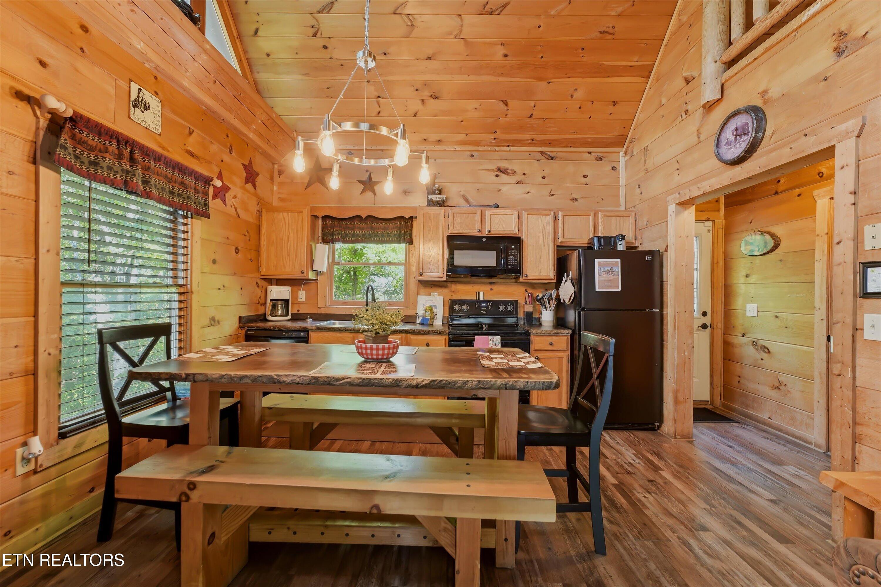 1605 Silver Poplar Lane Sevierville TN 37876