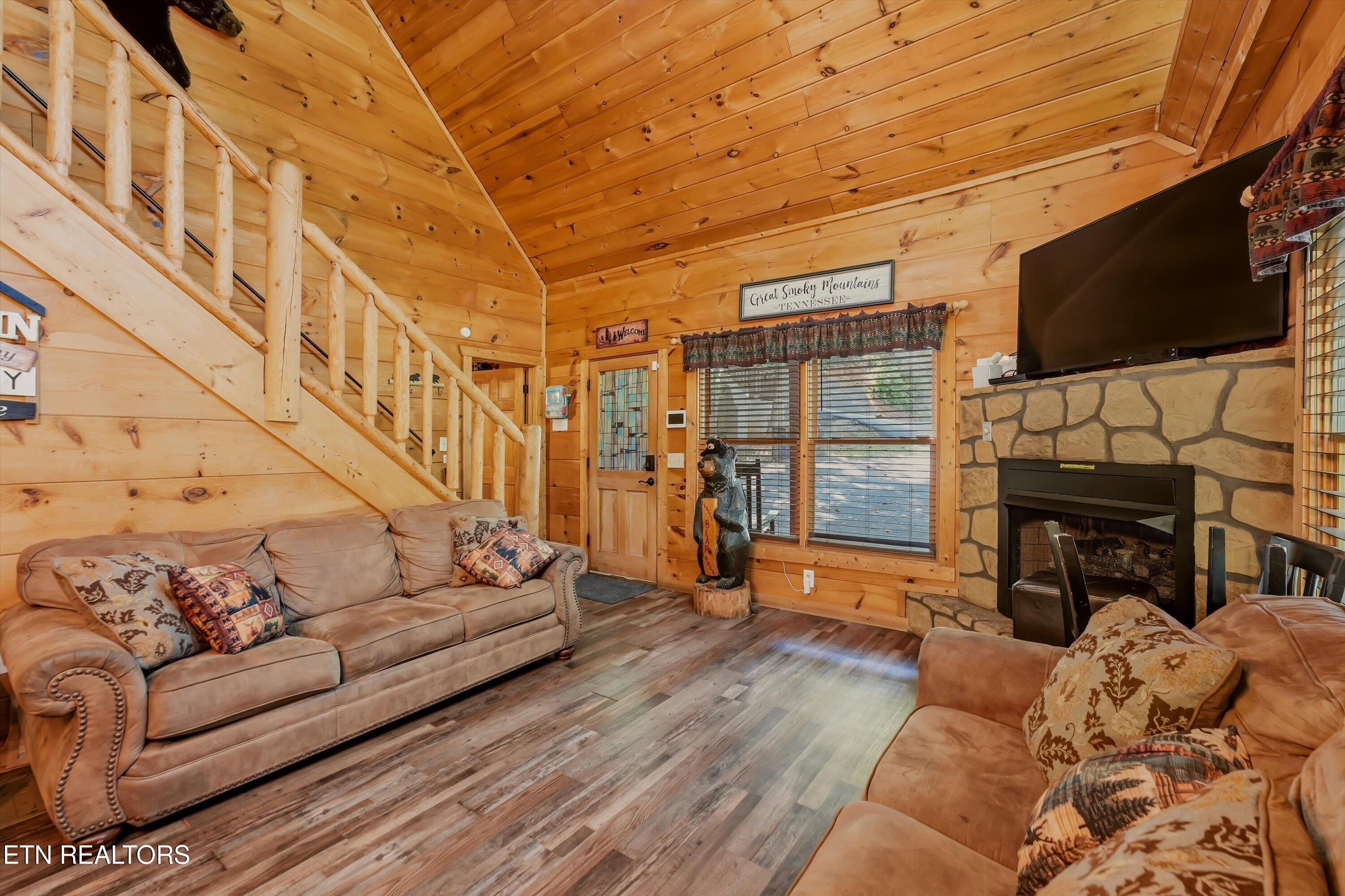 1605 Silver Poplar Lane Sevierville TN 37876