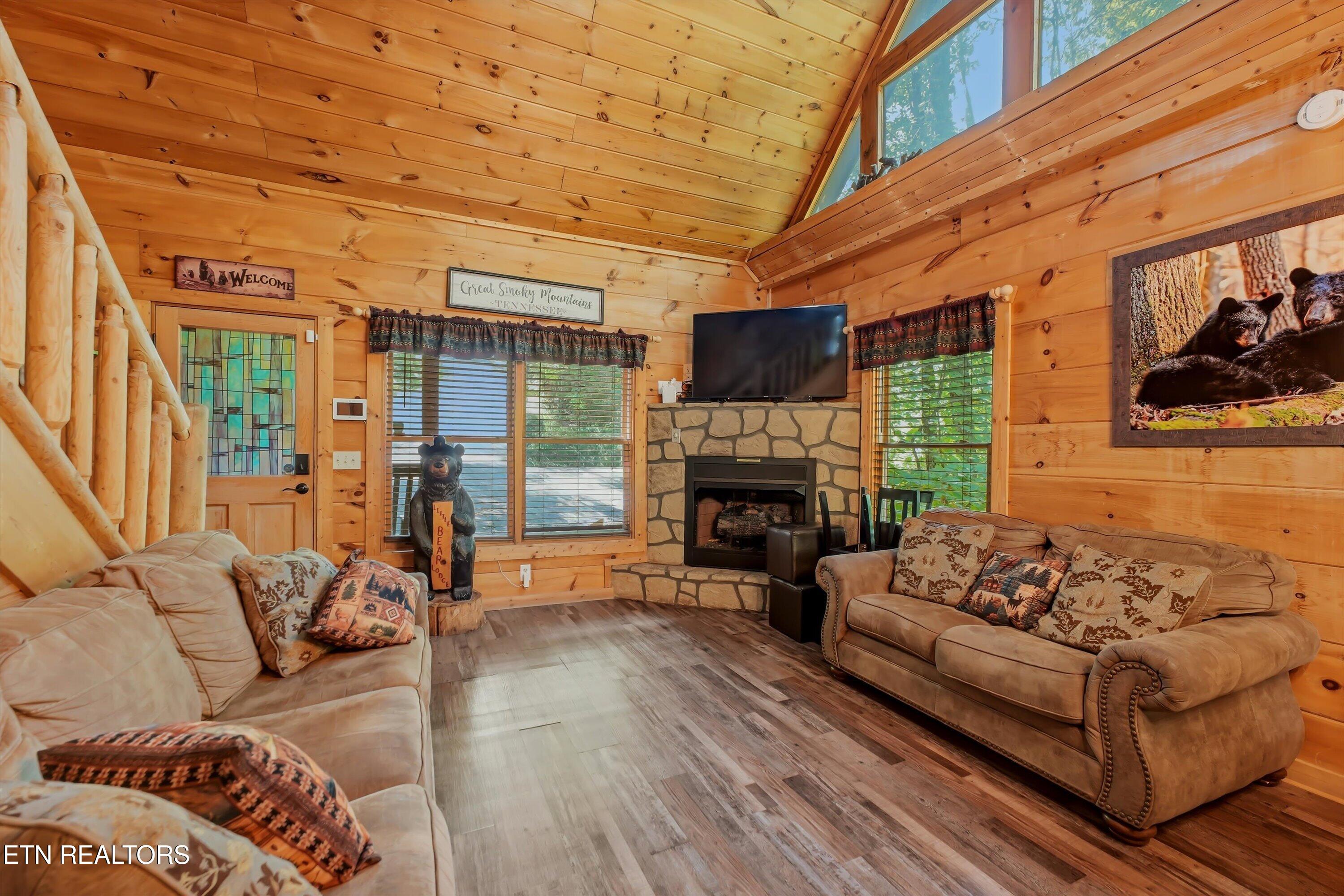 1605 Silver Poplar Lane Sevierville TN 37876