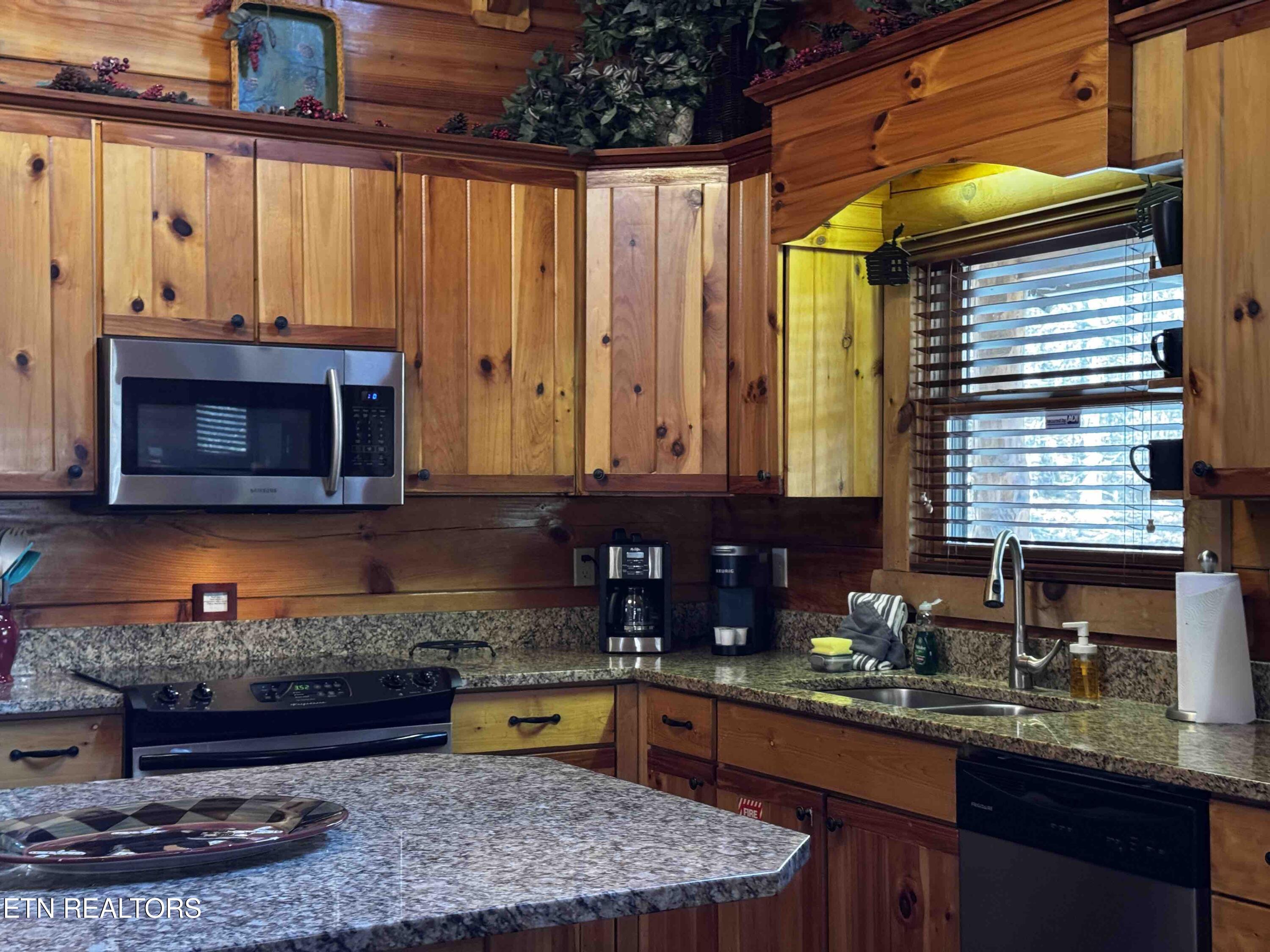 2738 Murray Ridge Road Sevierville TN 37876