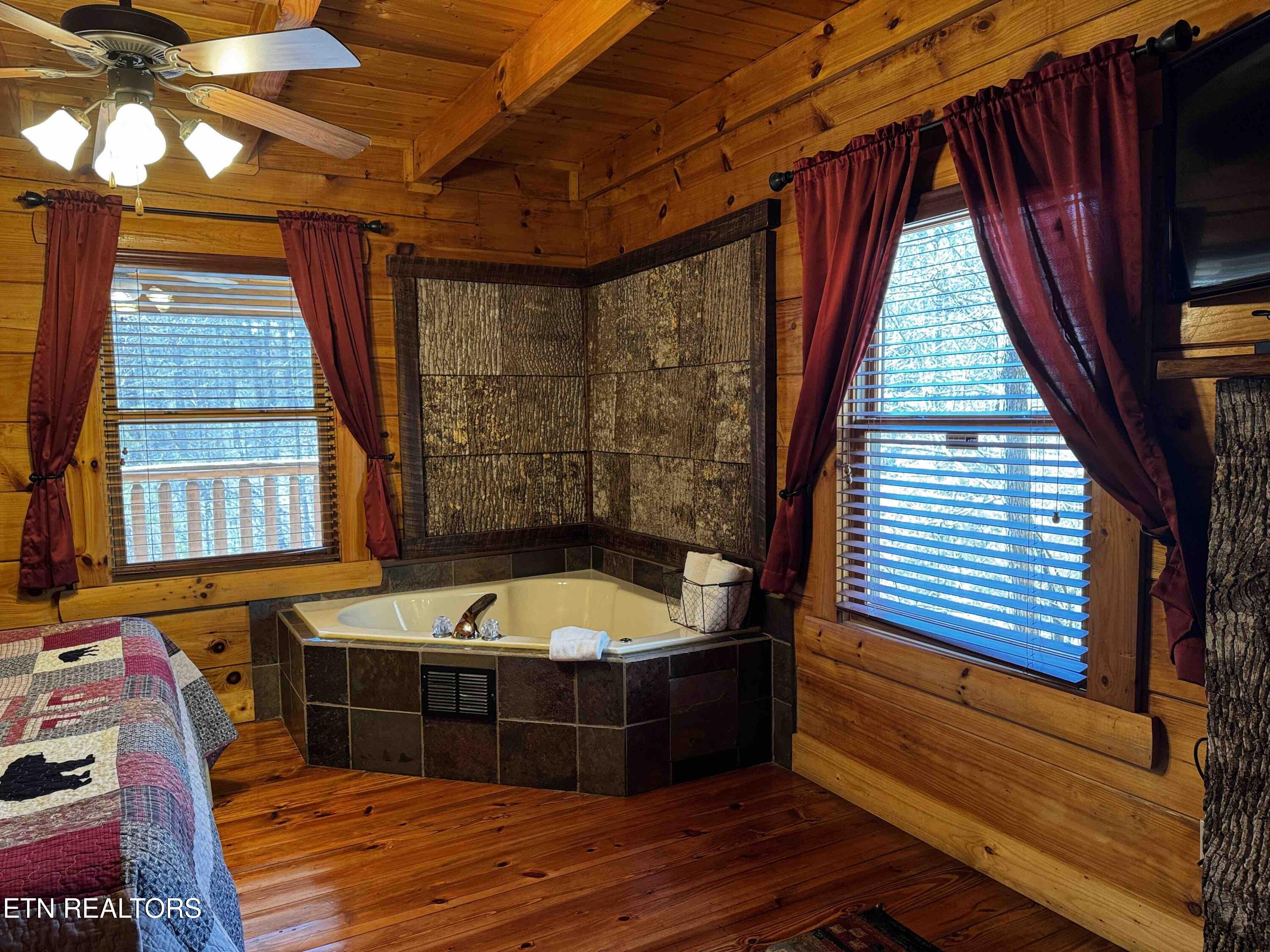 2738 Murray Ridge Road Sevierville TN 37876