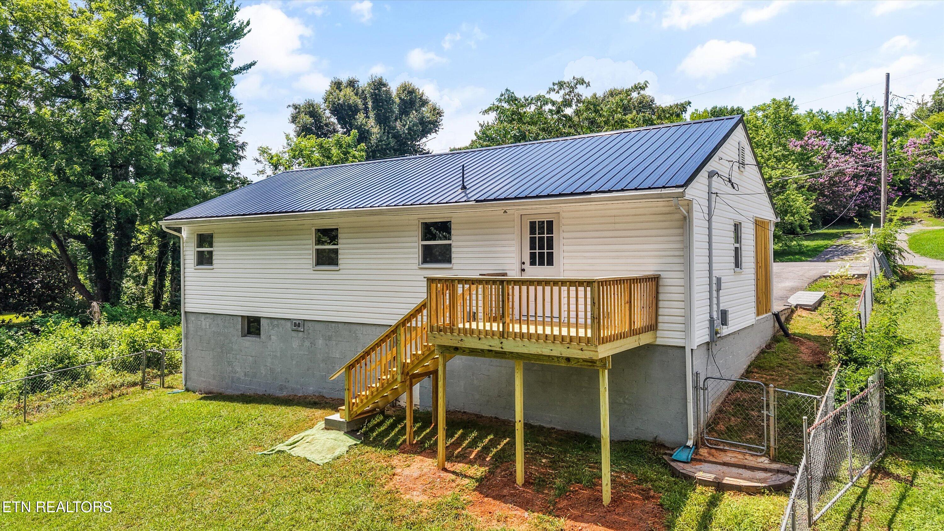 1102 Brookside Avenue Maryville TN 37804