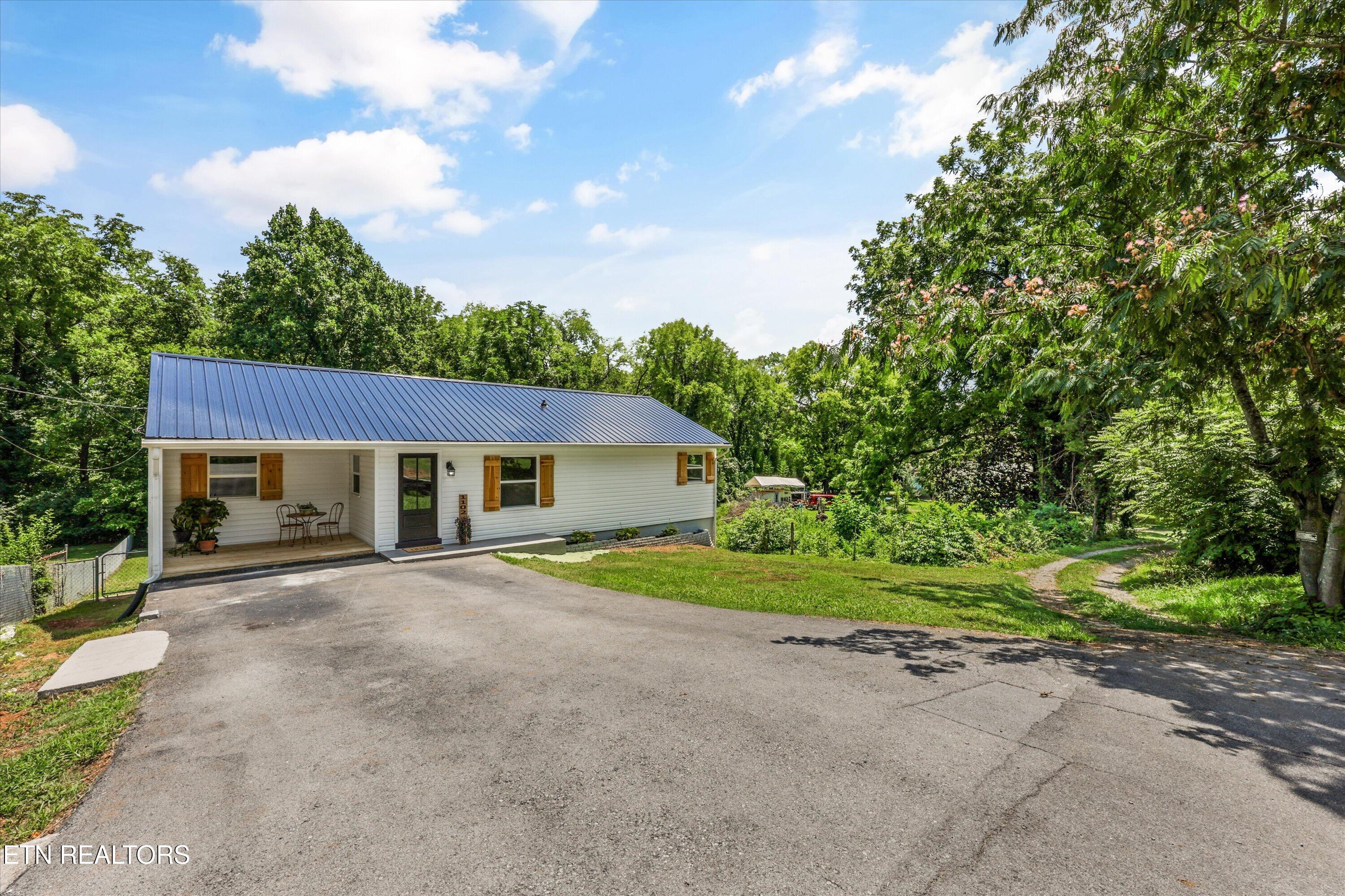 1102 Brookside Avenue Maryville TN 37804