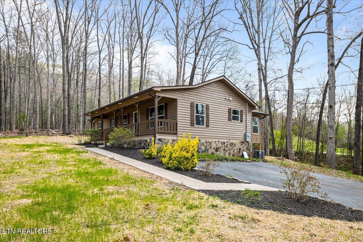 280 Tionesta Drive Jacksboro TN 37757