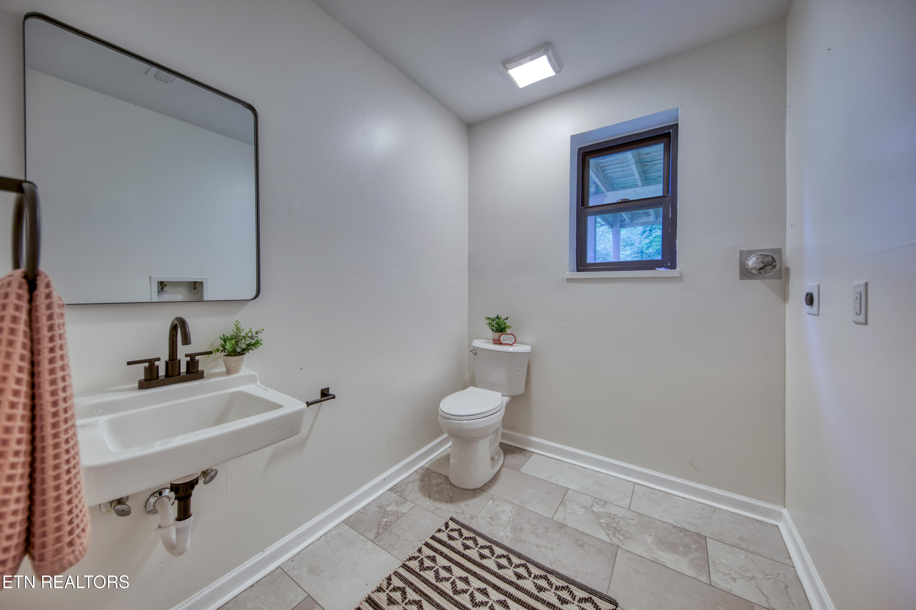 276 Sherwood Road Powell TN 37849