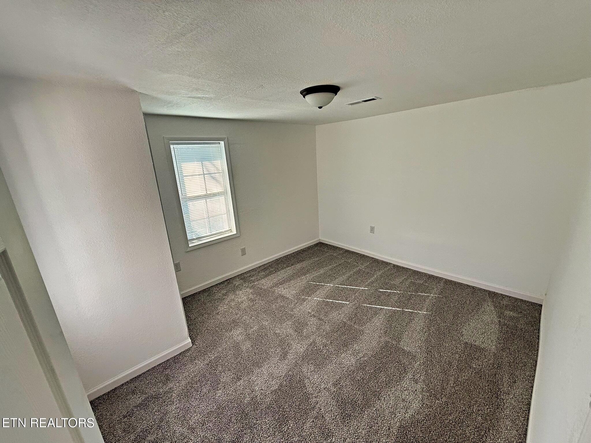 509 E Hemlock Street Lafollette TN 37766