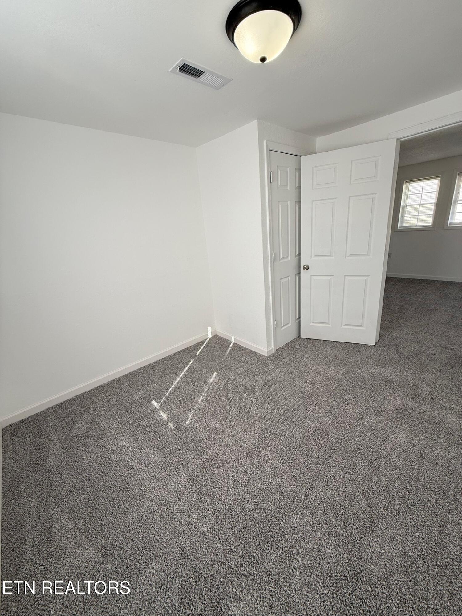 509 E Hemlock Street Lafollette TN 37766