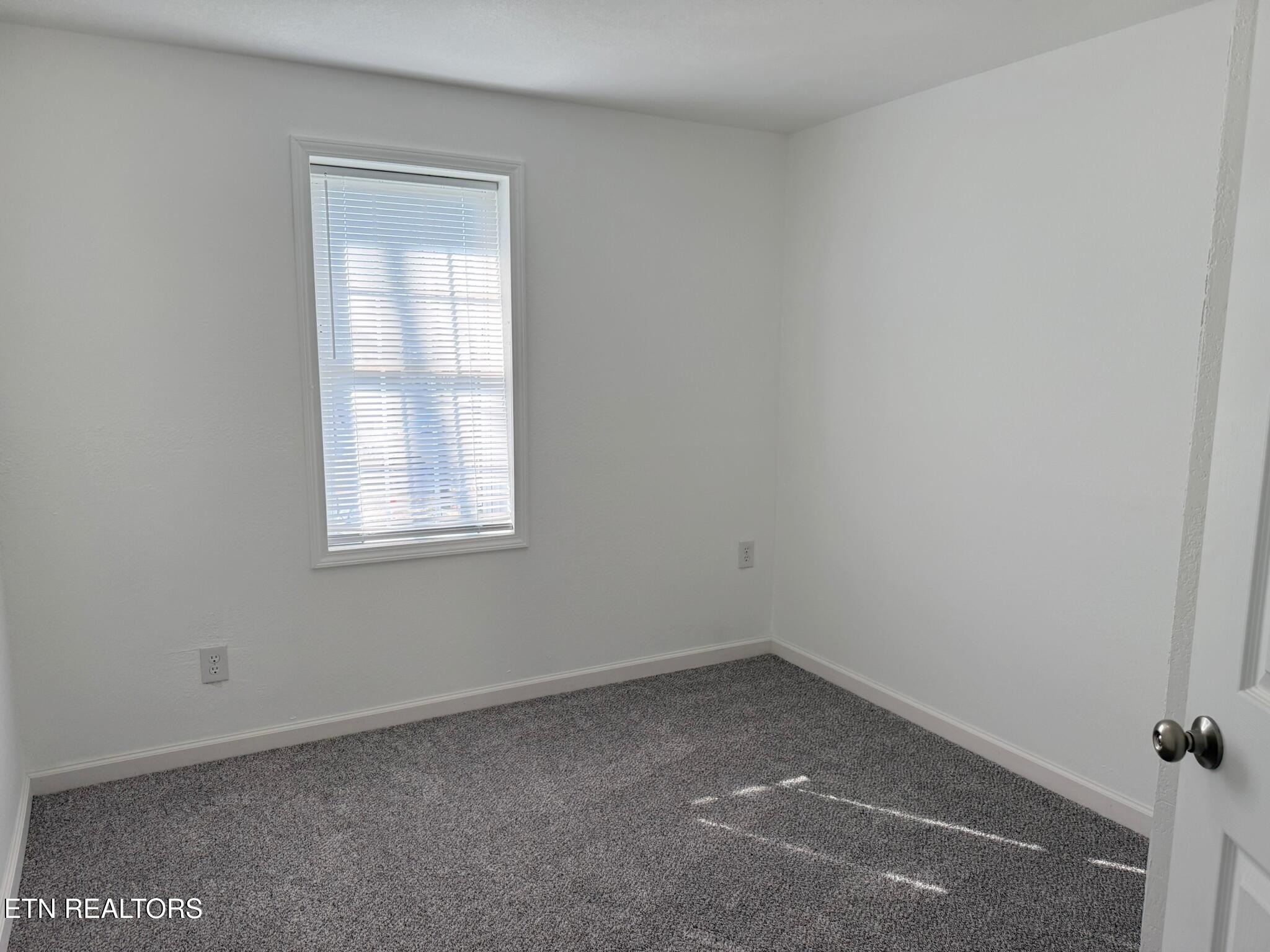 509 E Hemlock Street Lafollette TN 37766