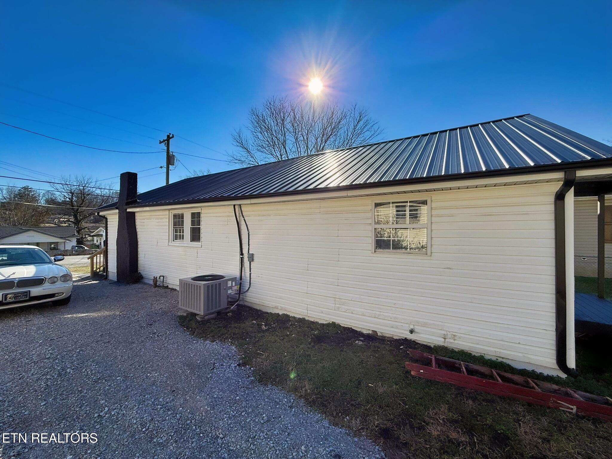 509 E Hemlock Street Lafollette TN 37766