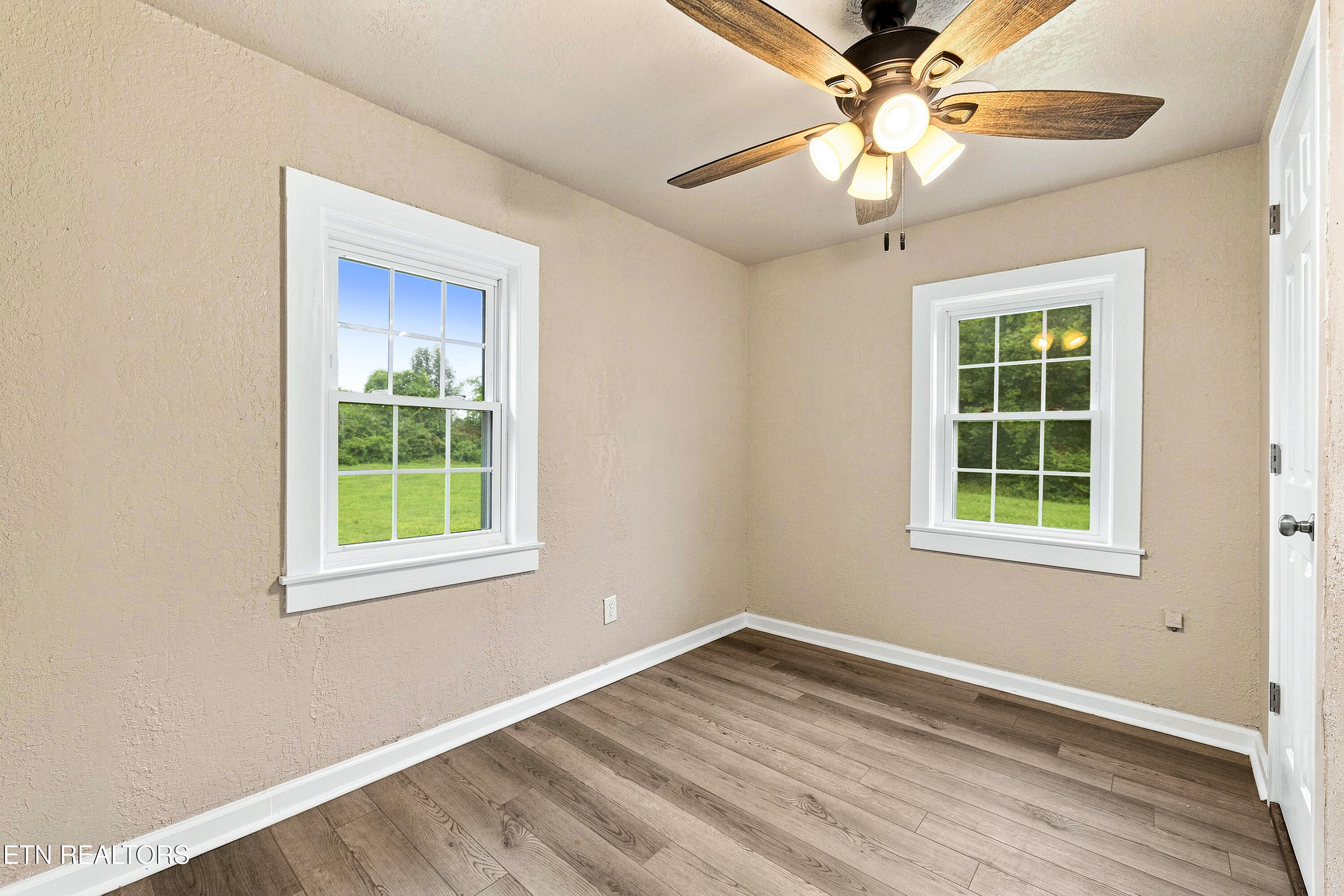 211 Henderson Avenue Sevierville TN 37862