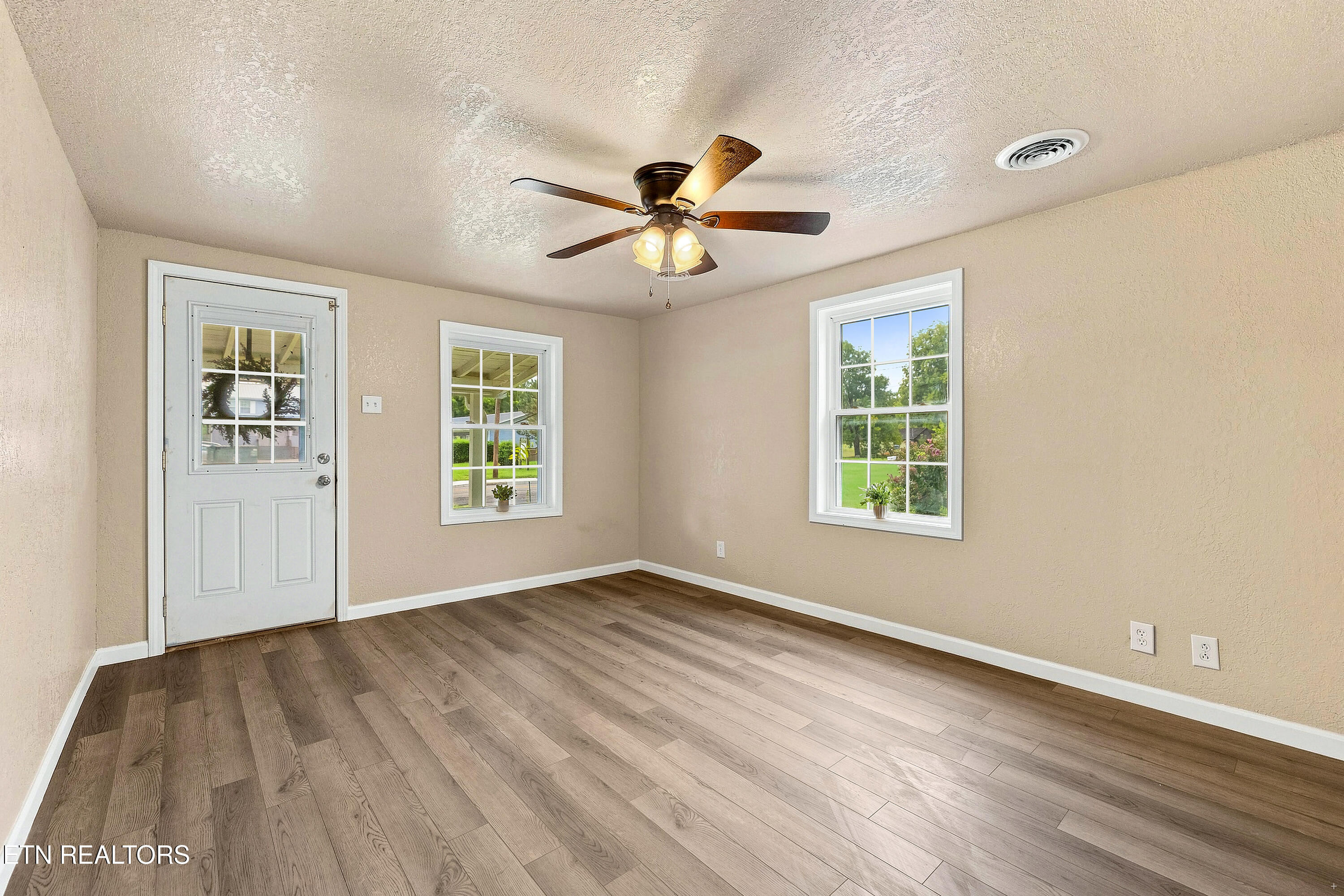 211 Henderson Avenue Sevierville TN 37862