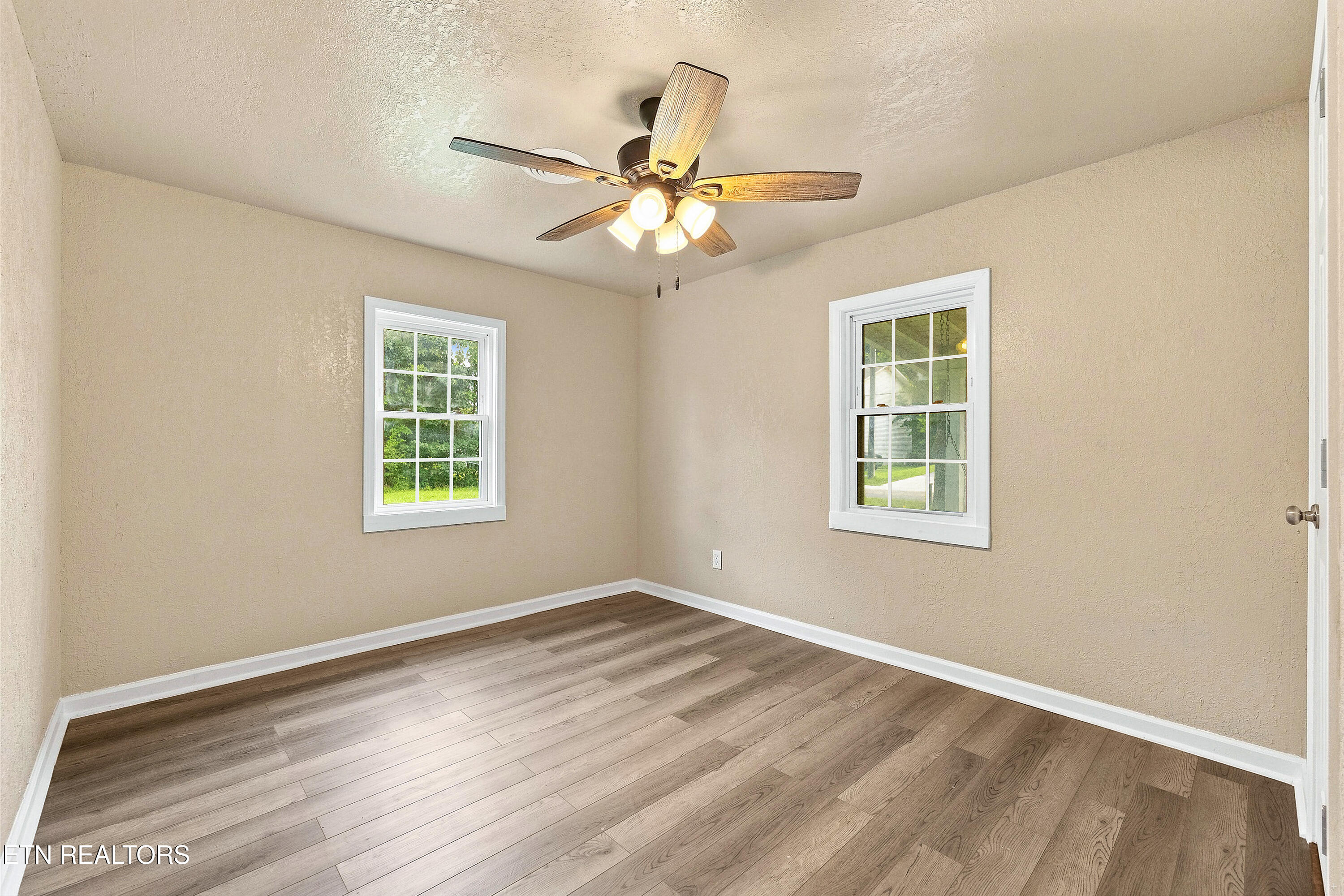 211 Henderson Avenue Sevierville TN 37862