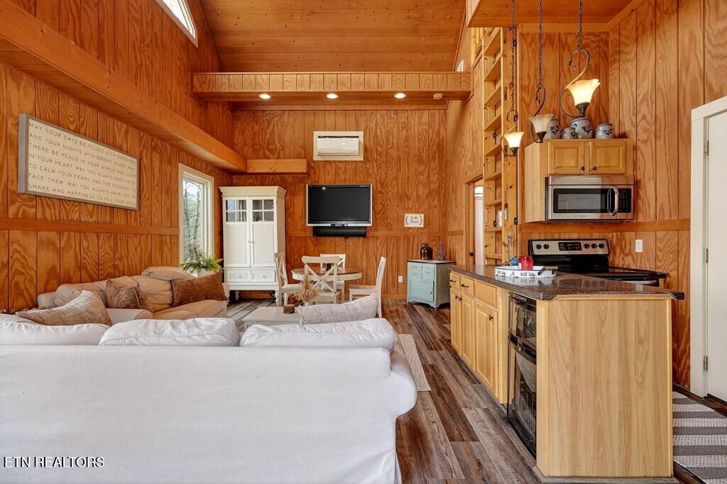 5715 Pleasant Ridge Road Sparta TN 38583