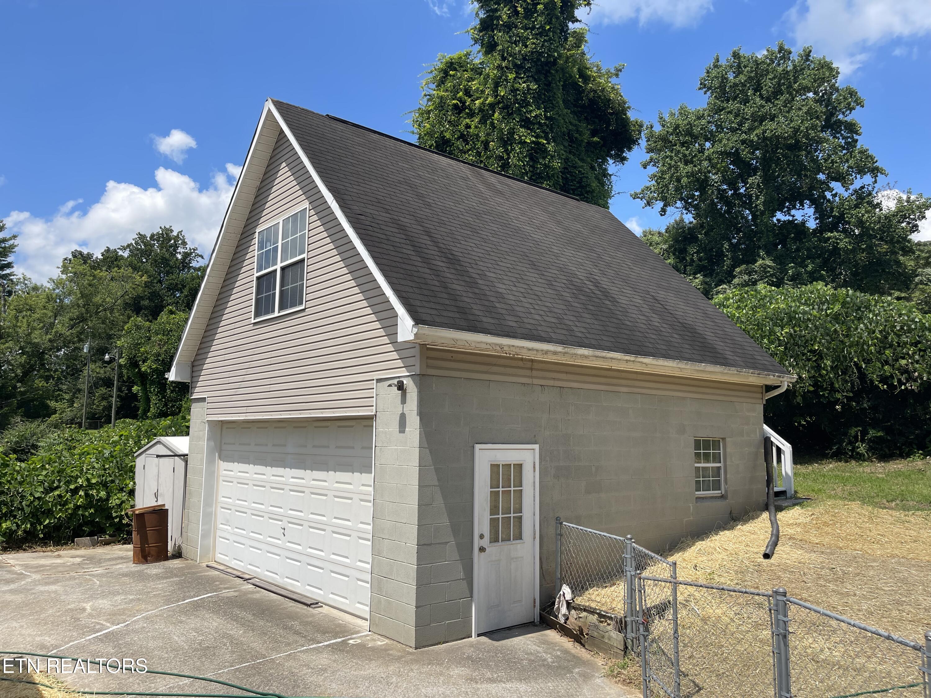 258 Old Tacora Hills Road Clinton TN 37716