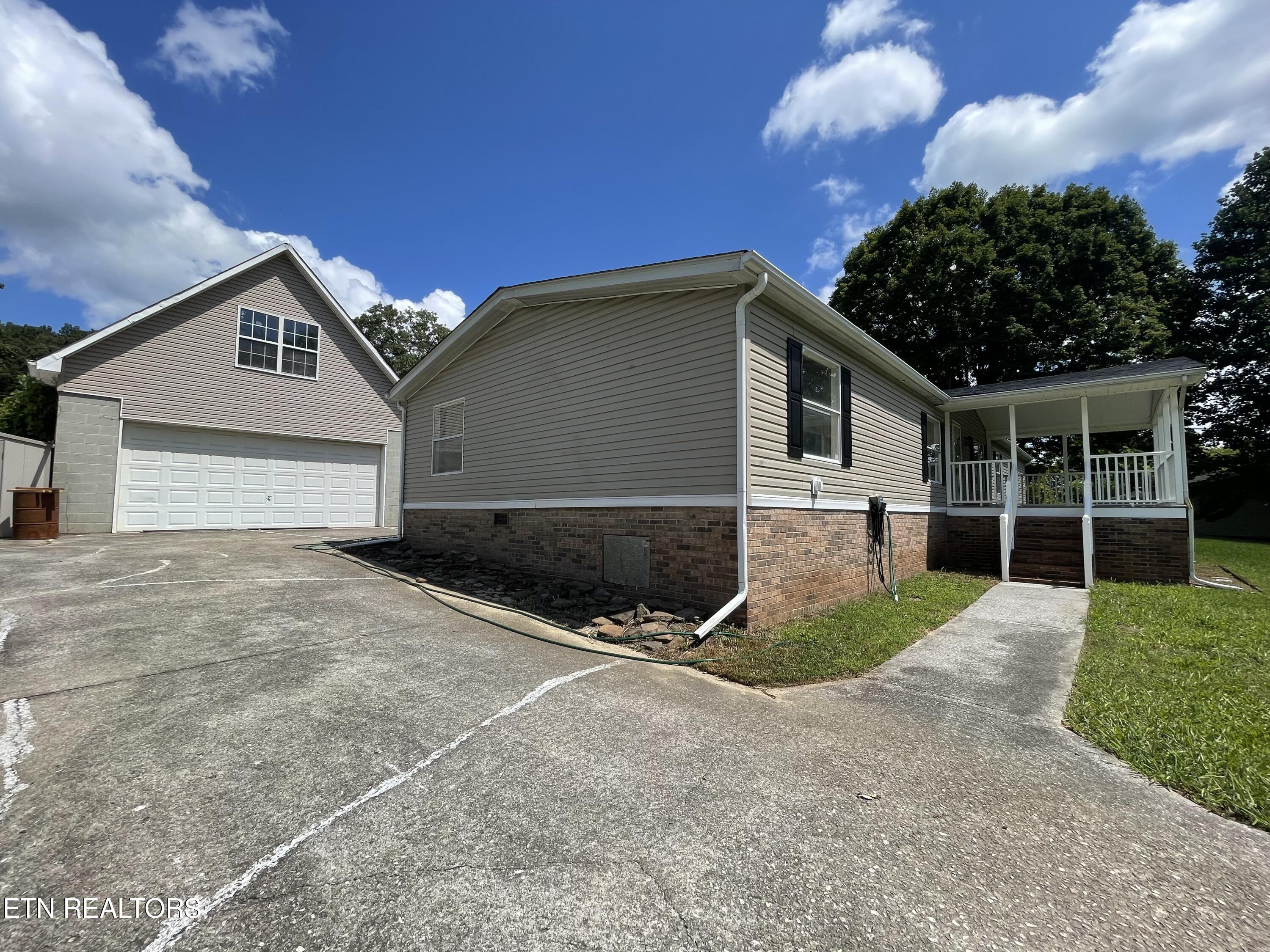 258 Old Tacora Hills Road Clinton TN 37716