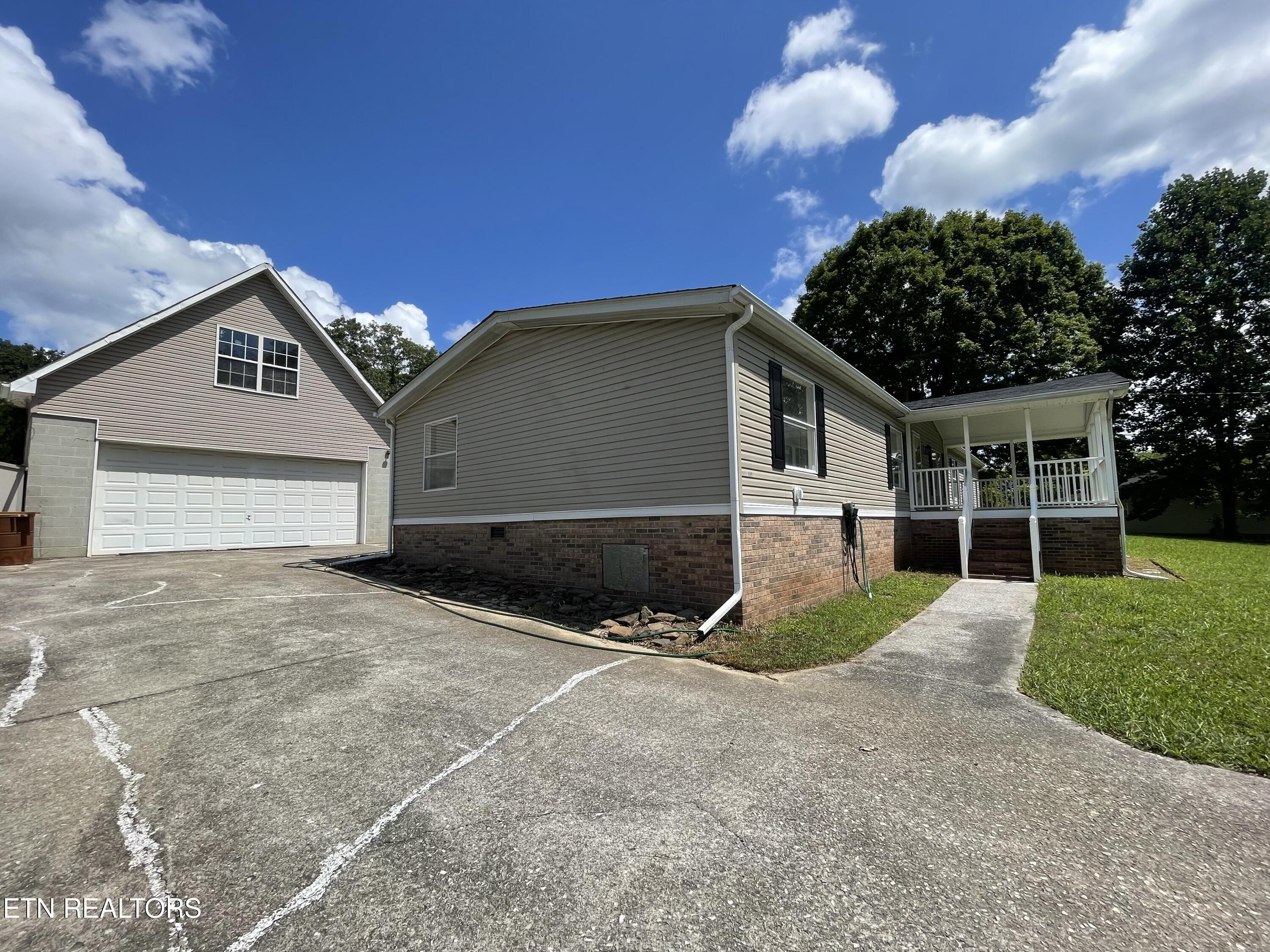 258 Old Tacora Hills Road Clinton TN 37716