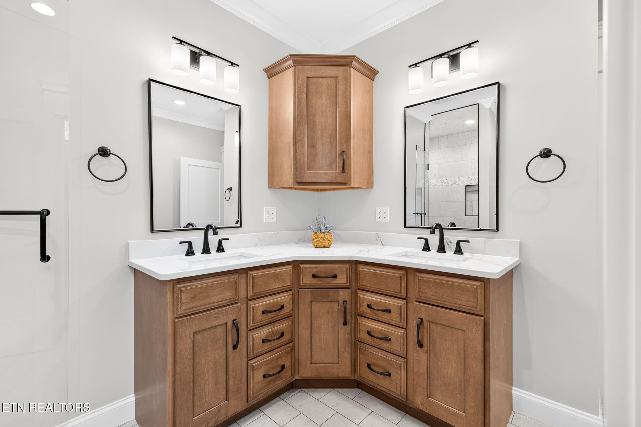 19 Bent Oak Lane Crossville TN 38558
