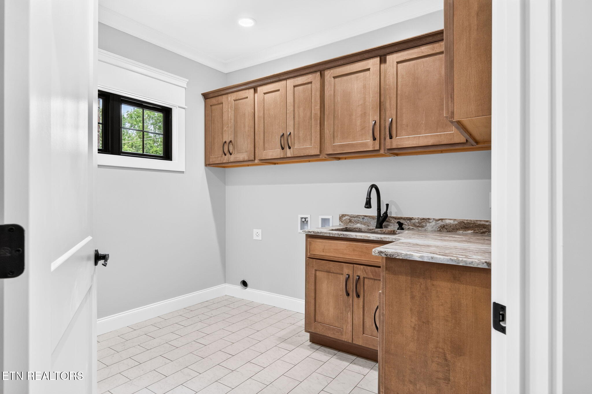 19 Bent Oak Lane Crossville TN 38558
