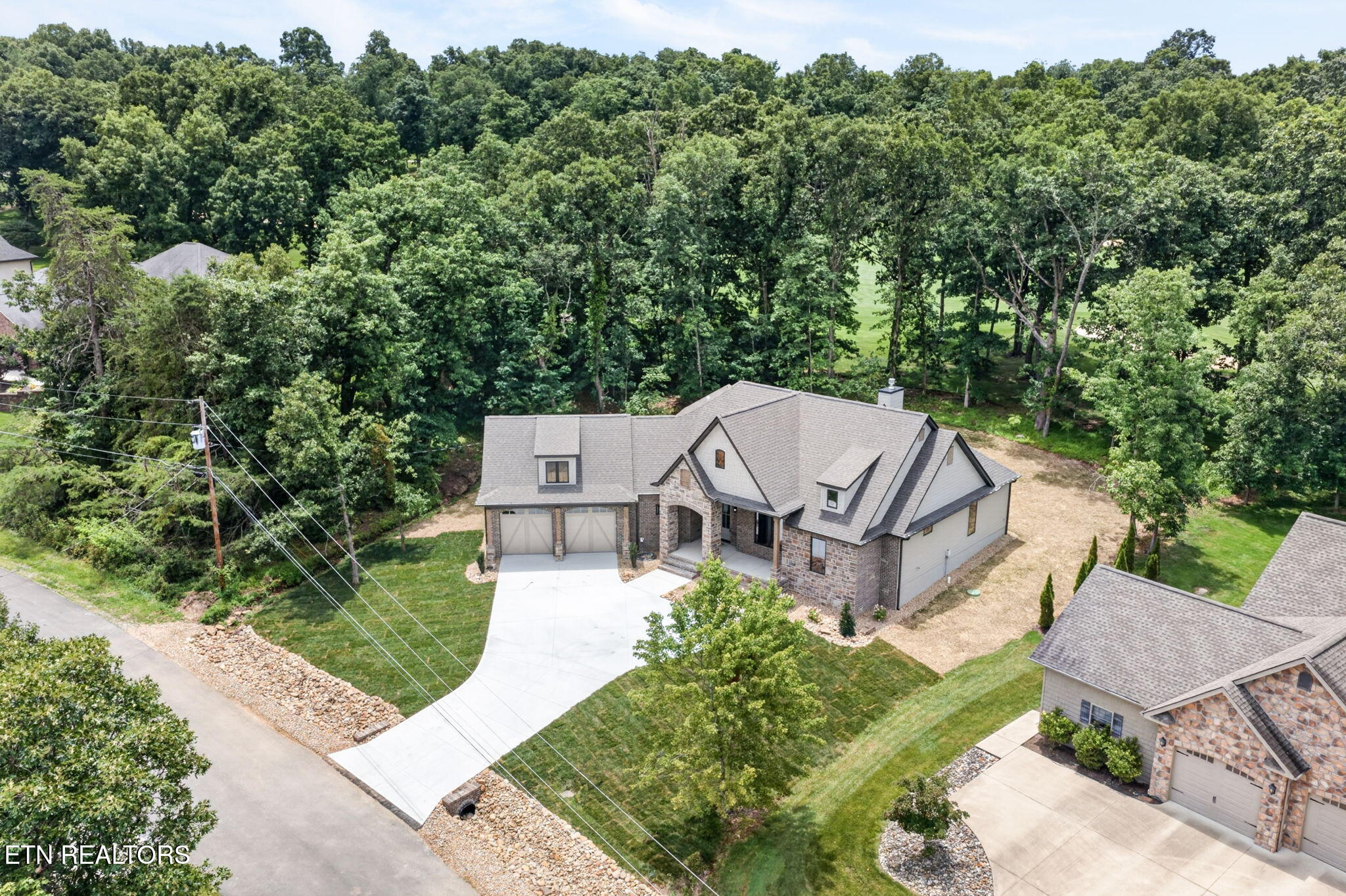 19 Bent Oak Lane Crossville TN 38558