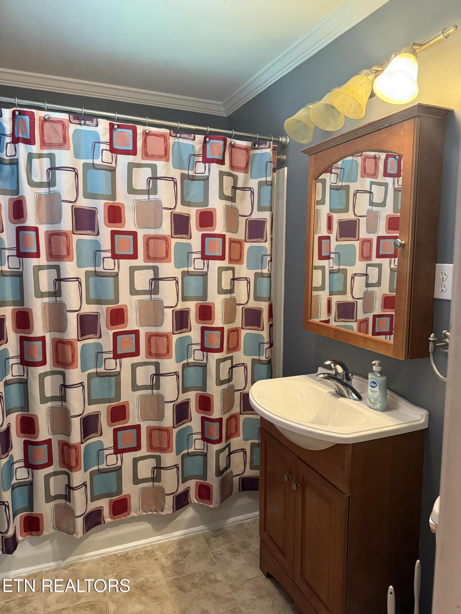 414 Molyneux Street Rockwood TN 37854