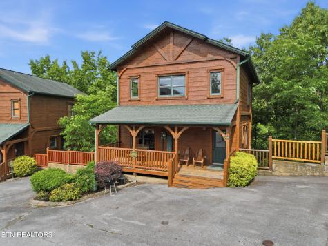 826 Great Smoky Way Gatlinburg TN 37738