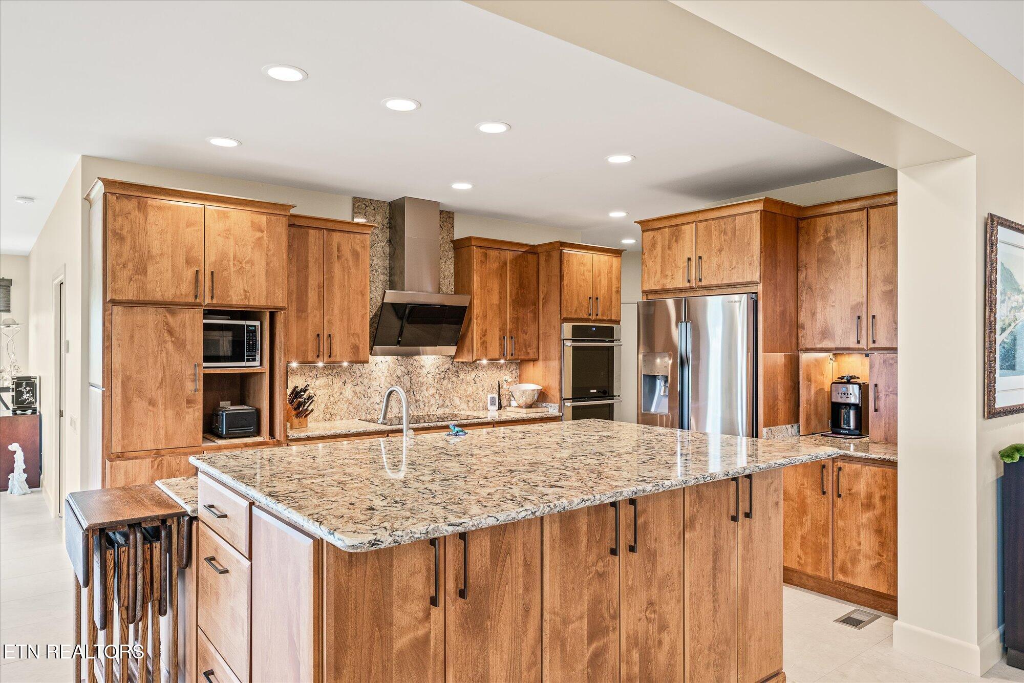 61 Bluff View Court Crossville TN 38558