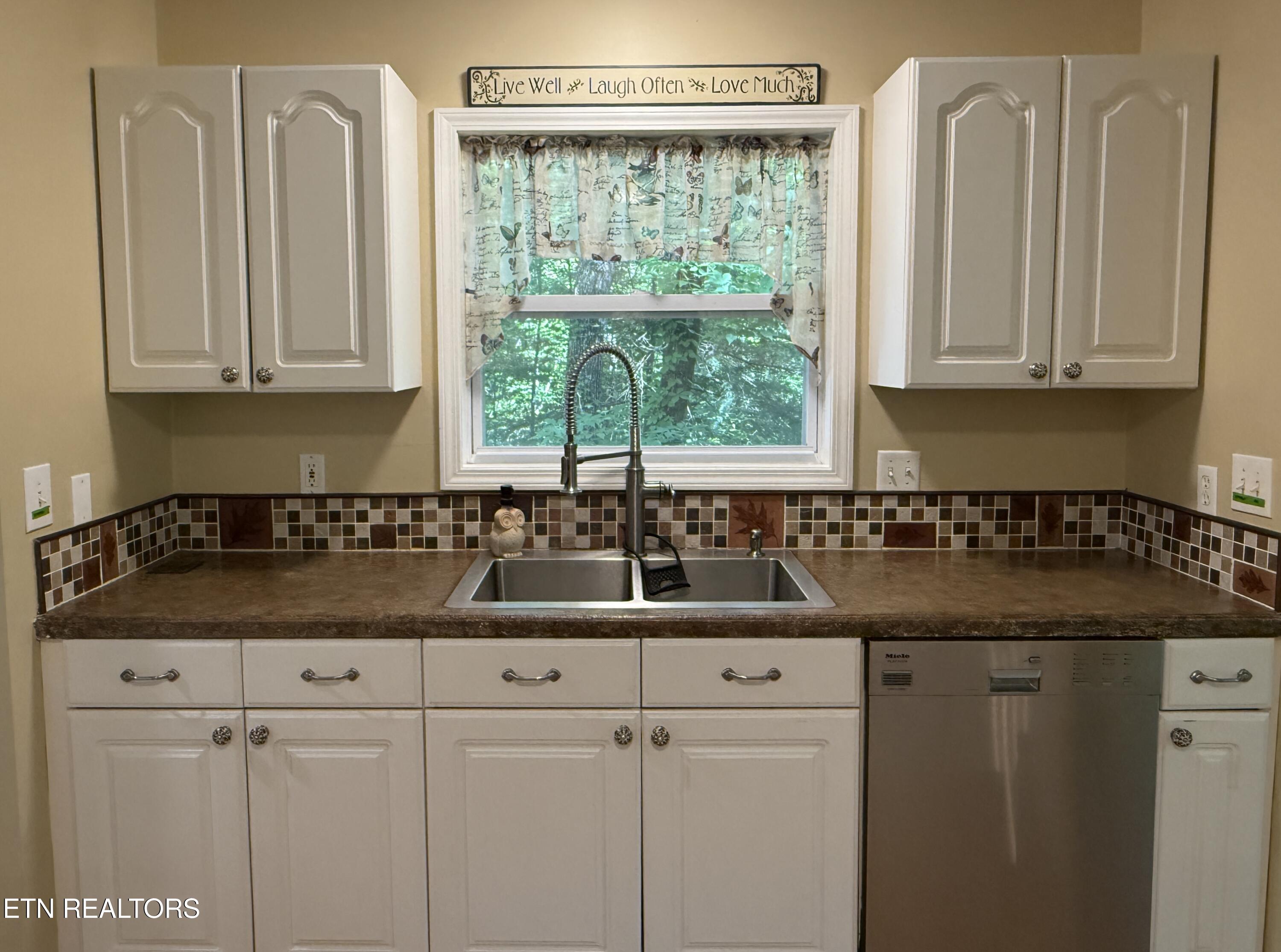 4039 Barb Hollow Road Walland TN 37886