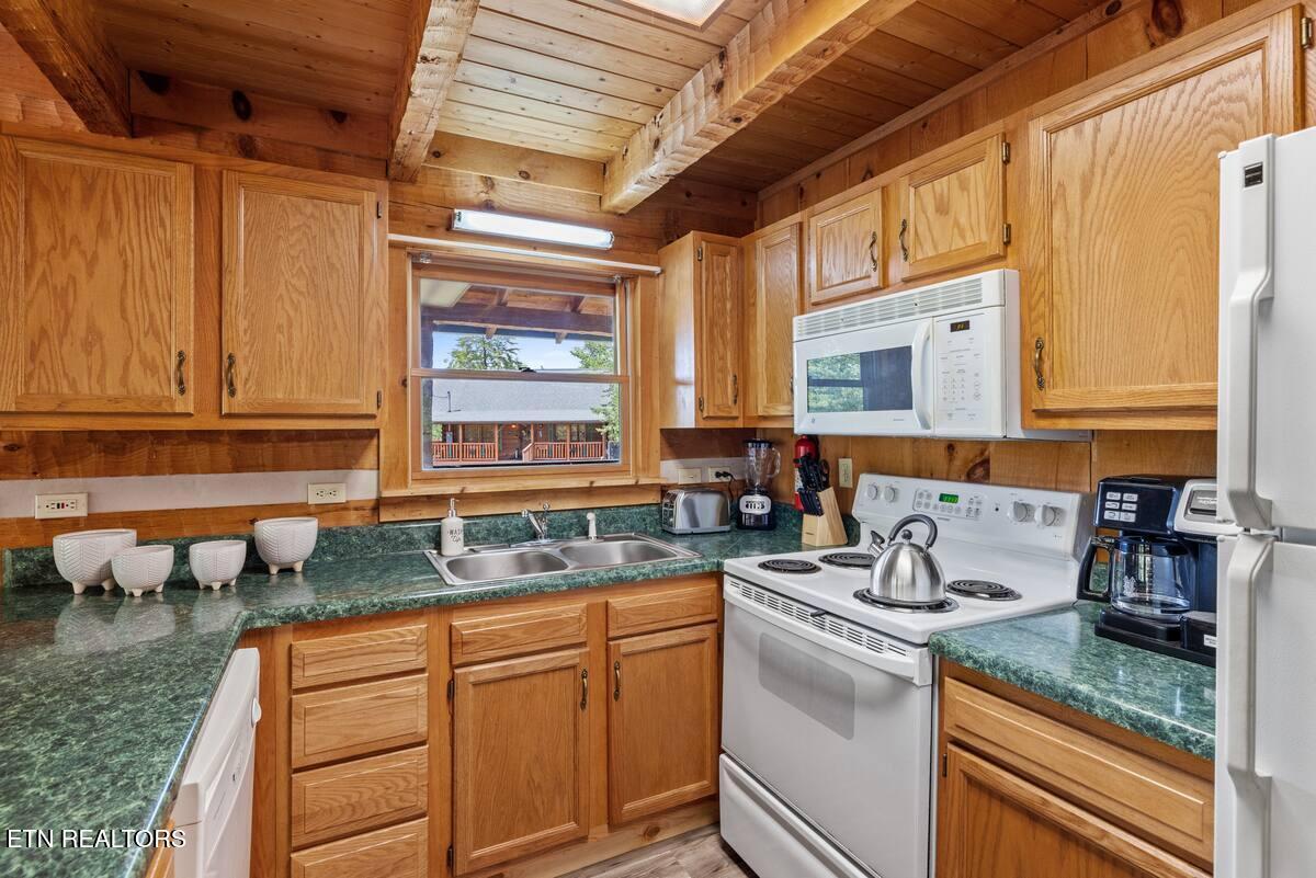 1709 Bear View Road Sevierville TN 37876