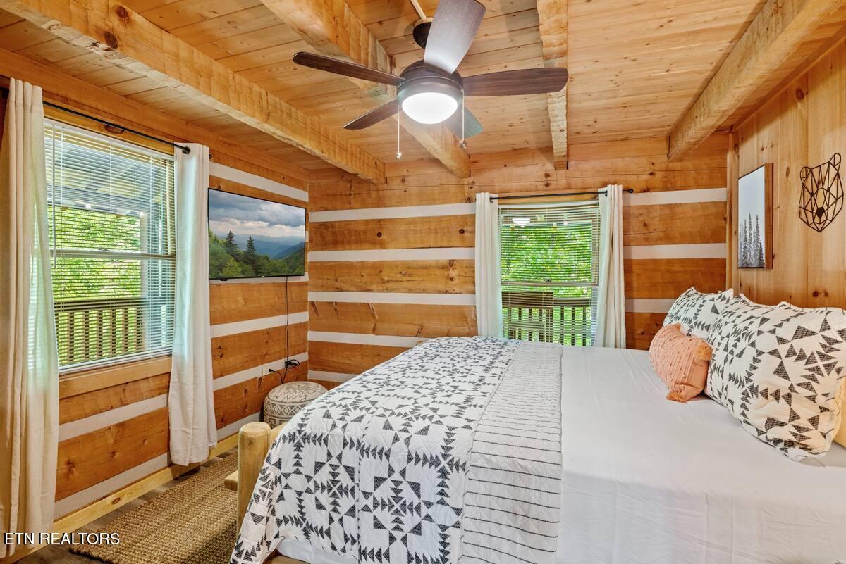 1709 Bear View Road Sevierville TN 37876