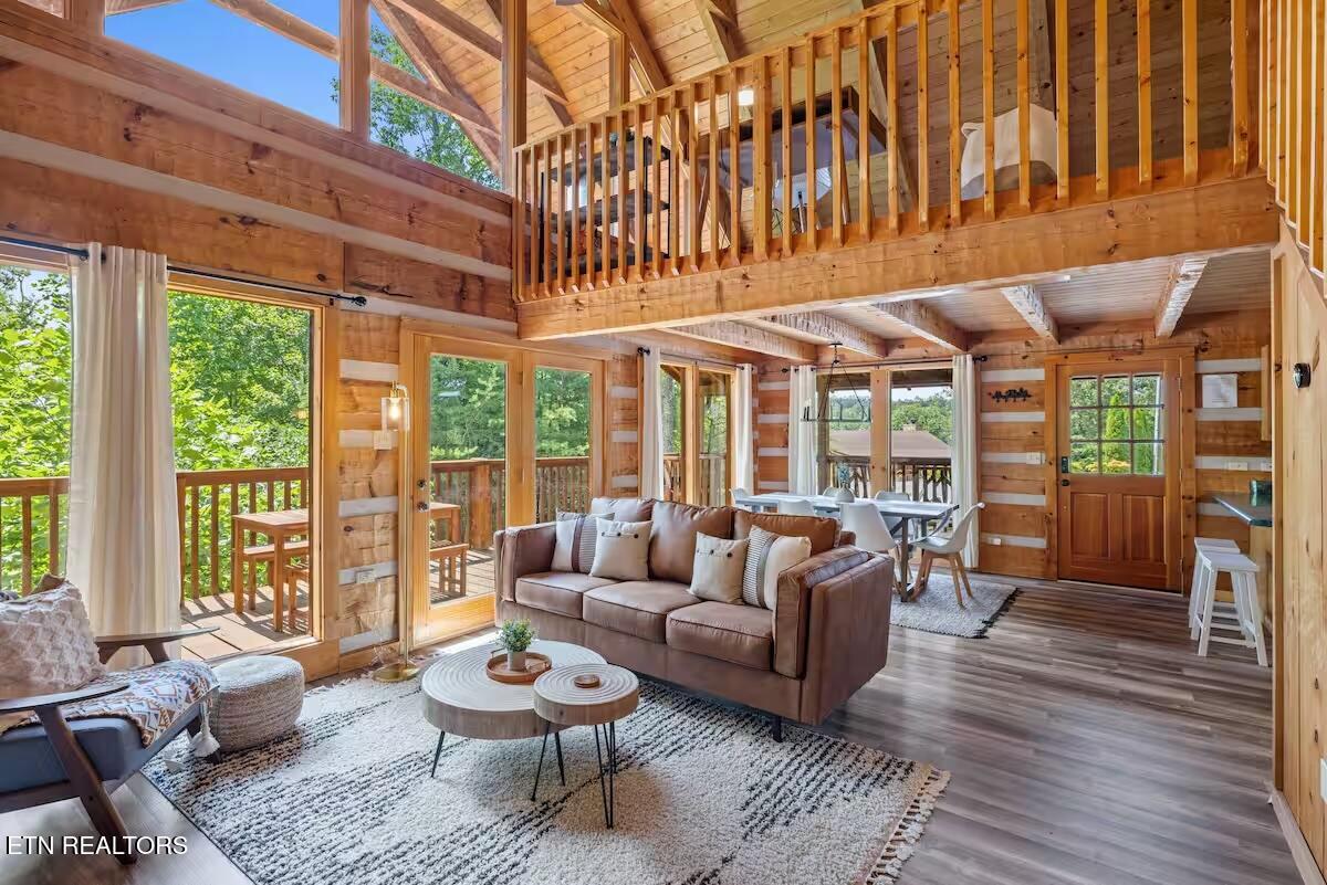 1709 Bear View Road Sevierville TN 37876