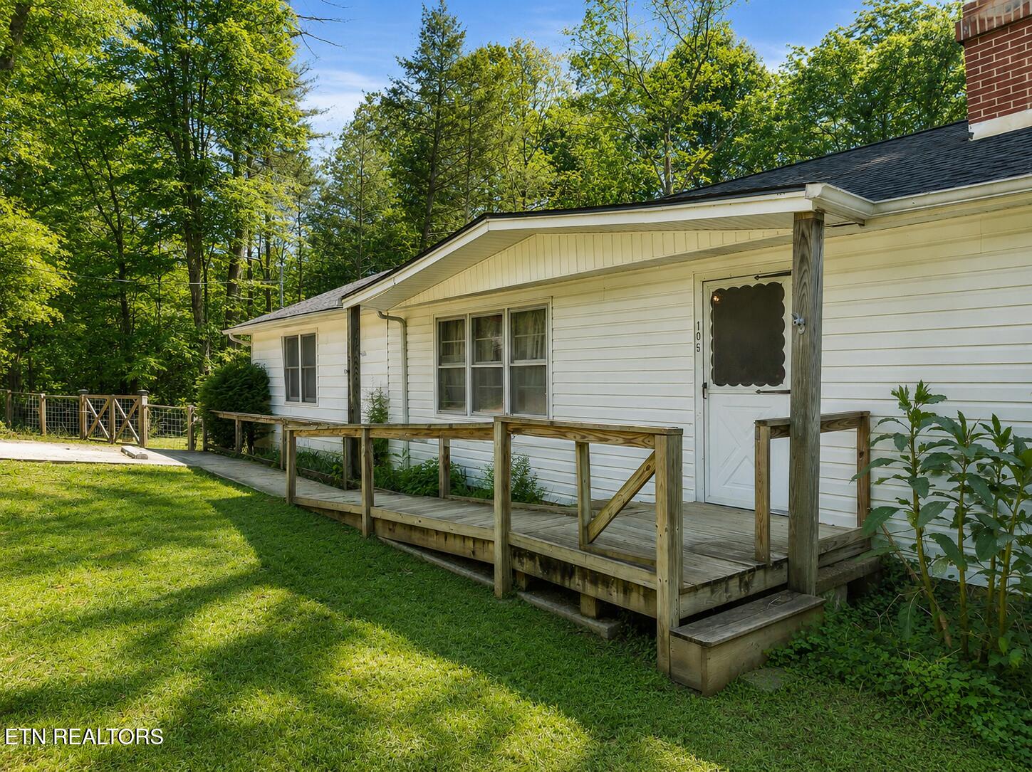 105 Rand Circle Oak Ridge TN 37830