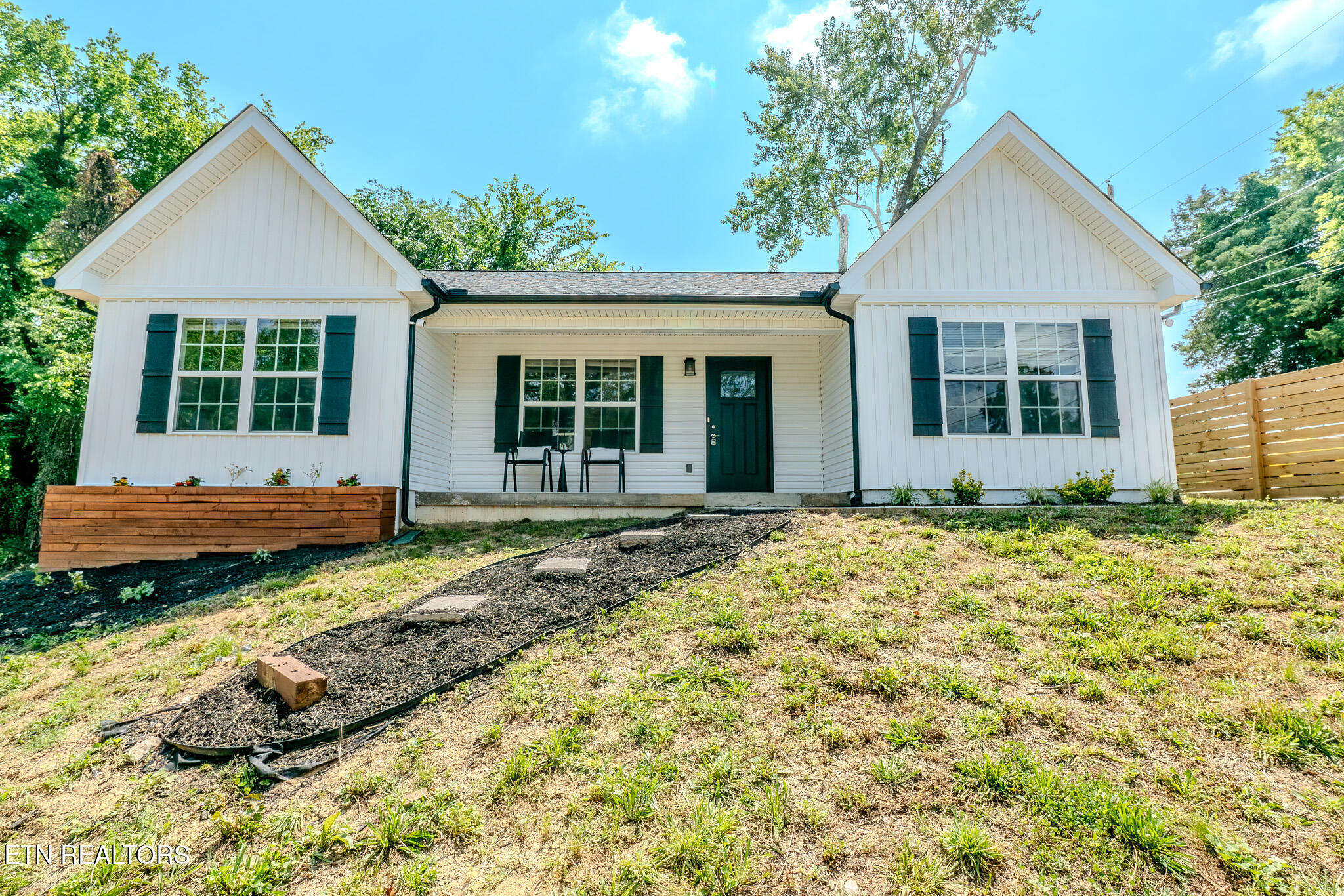 229 Edgewood Avenue Clinton TN 37716