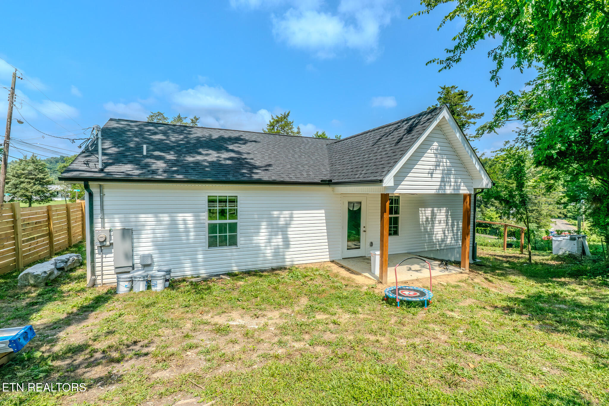 229 Edgewood Avenue Clinton TN 37716