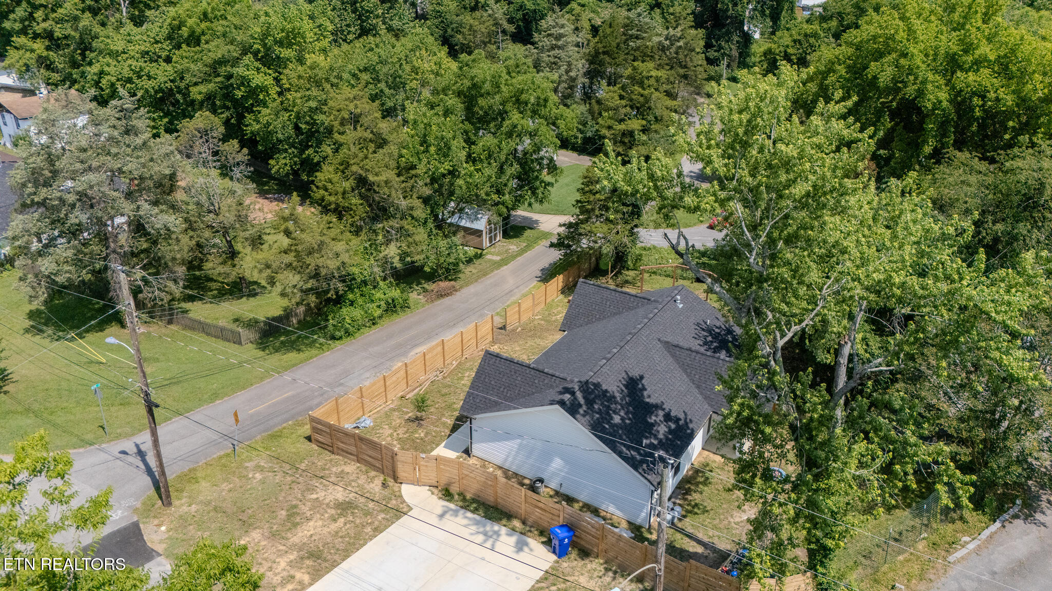 229 Edgewood Avenue Clinton TN 37716