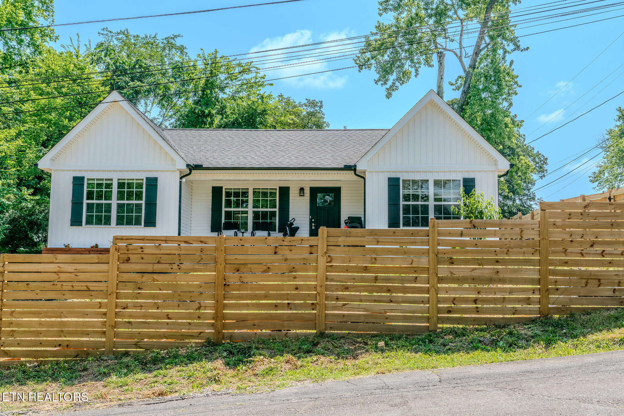 229 Edgewood Avenue Clinton TN 37716