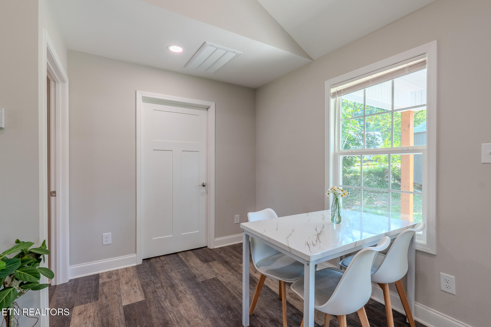 229 Edgewood Avenue Clinton TN 37716