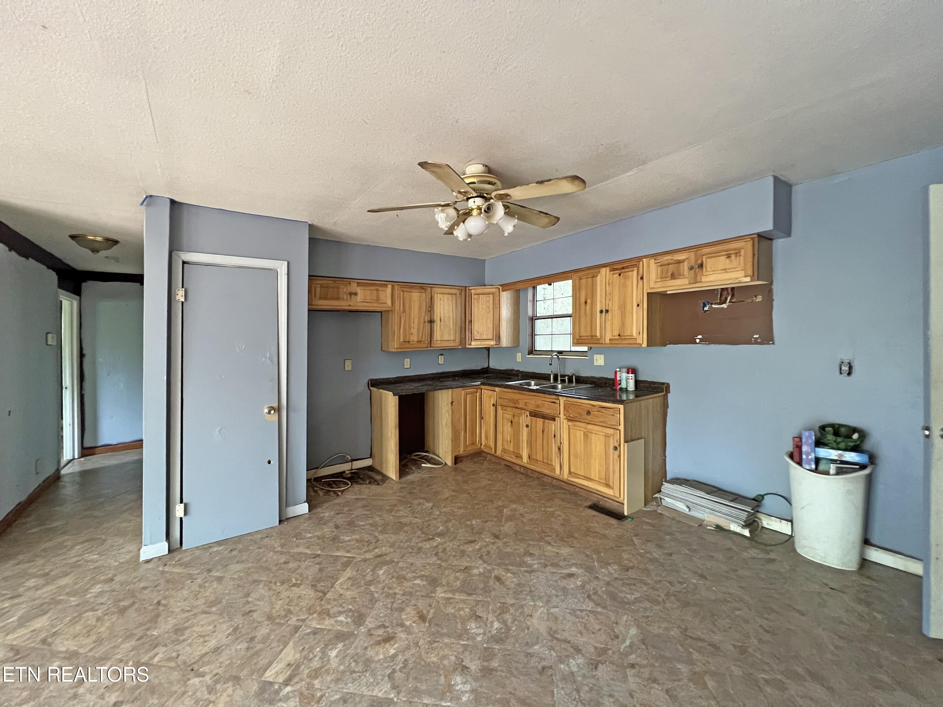 116 Channel Drive Loudon TN 37774