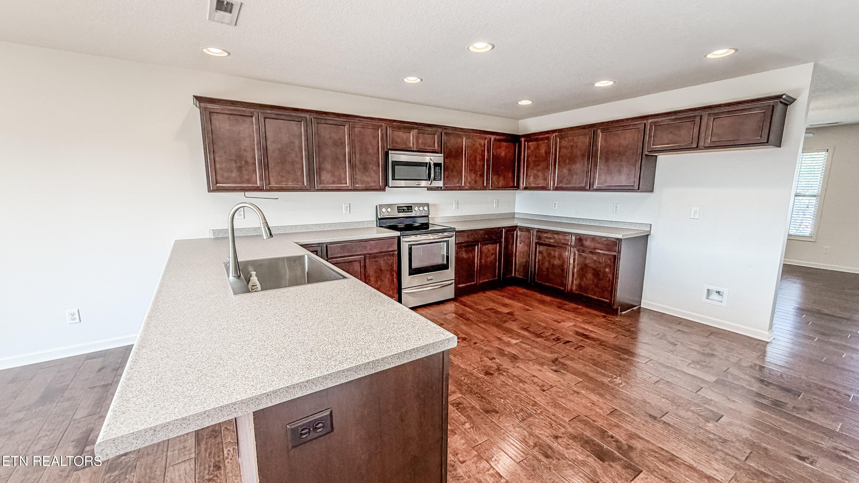 1939 Mahogany Wood Trail Knoxville TN 37920