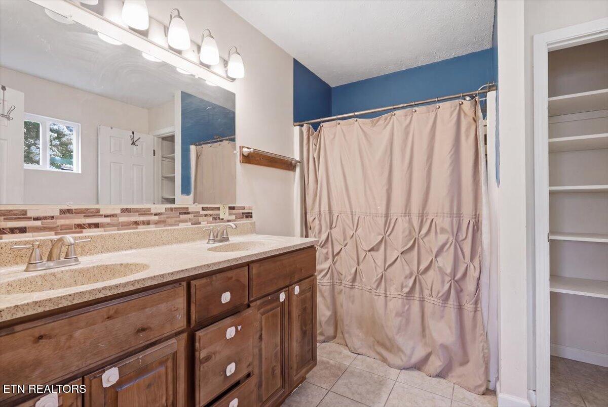 1055 Swannsylvania Road Dandridge TN 37725