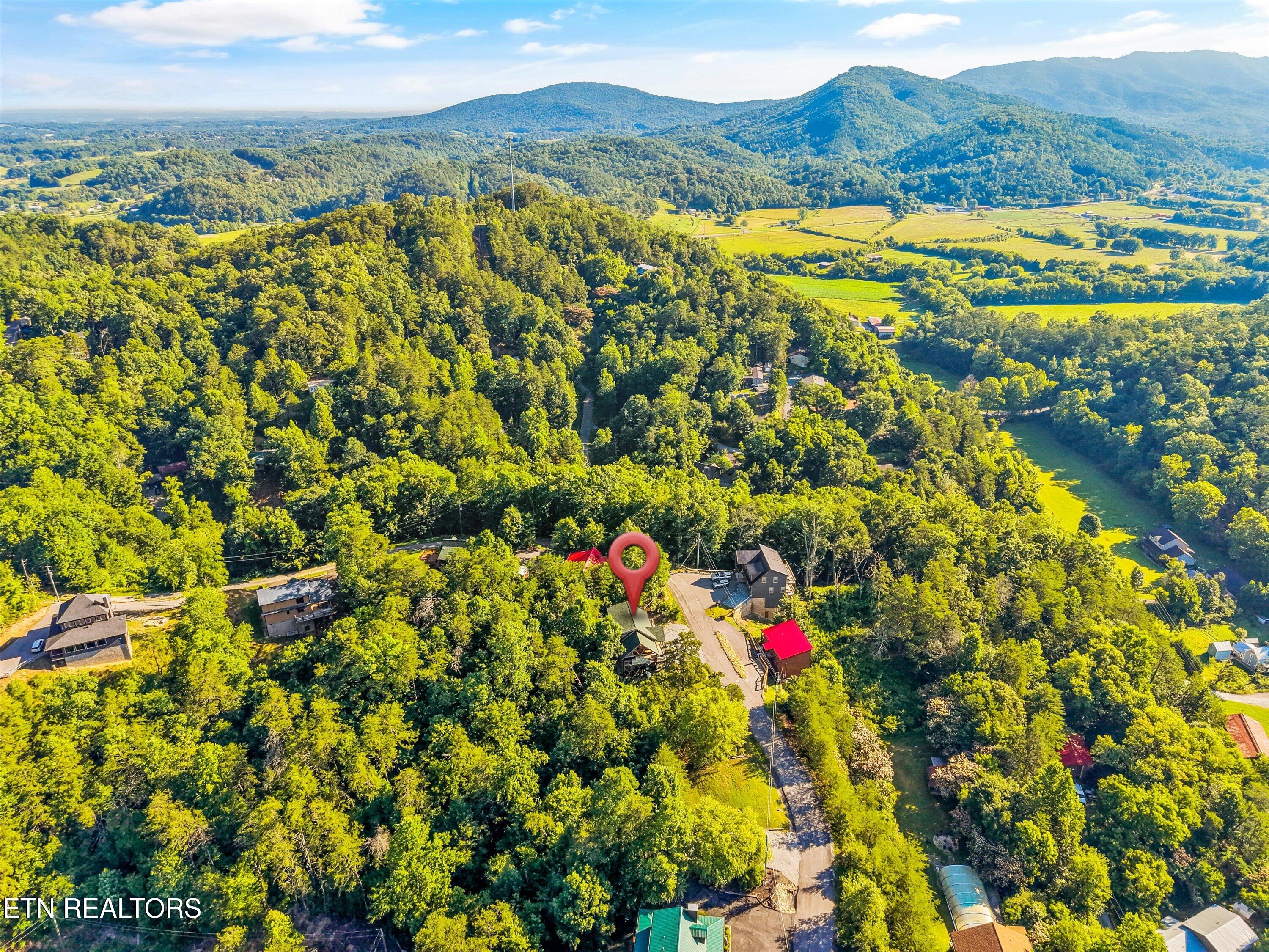 1448 Red Cedar Lane Sevierville TN 37876