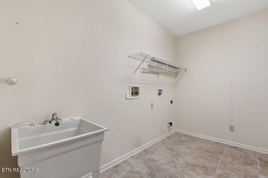 227 Saligugi Circle Loudon TN 37774