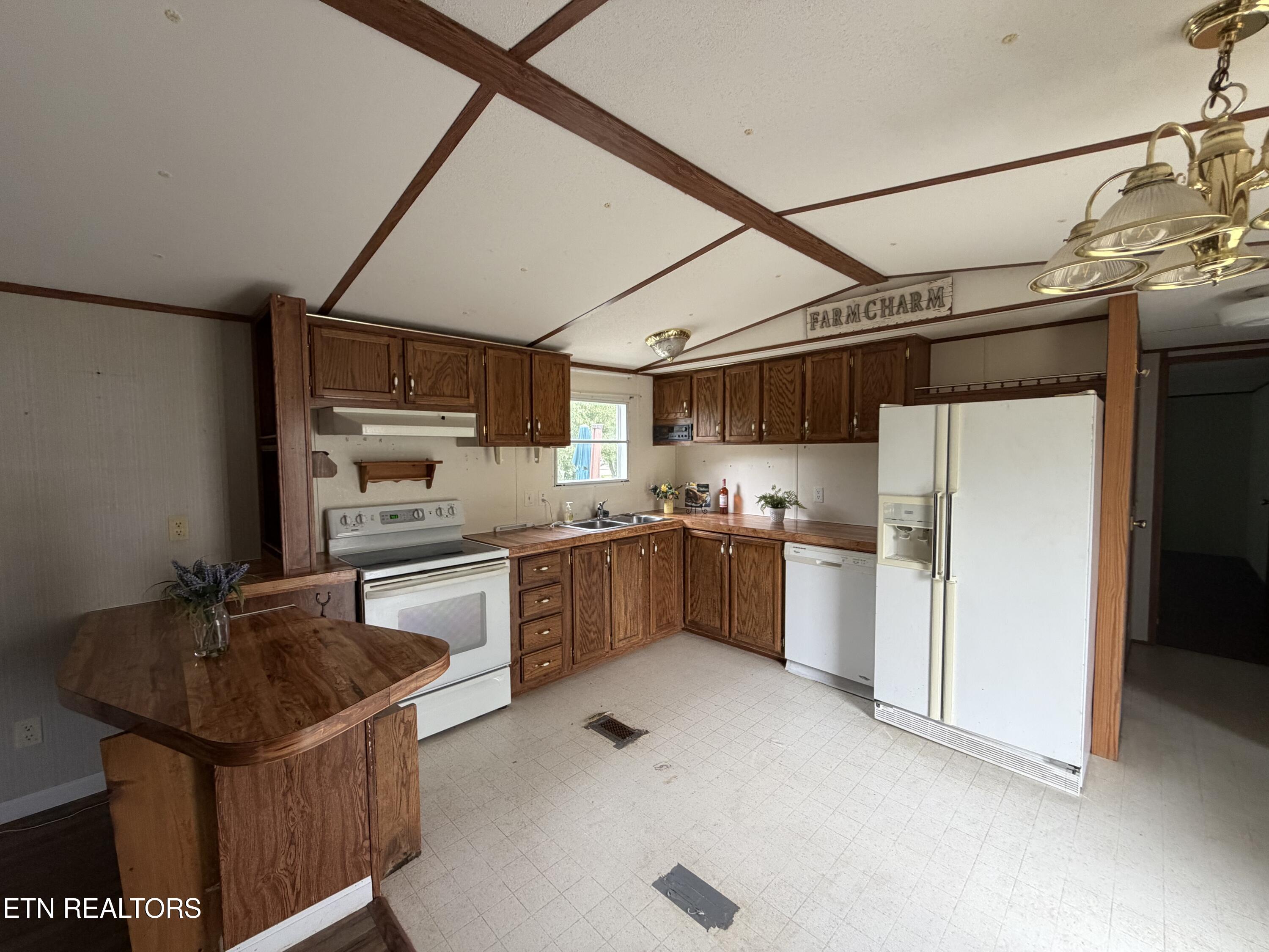 64 Coppett Road Crossville TN 38572