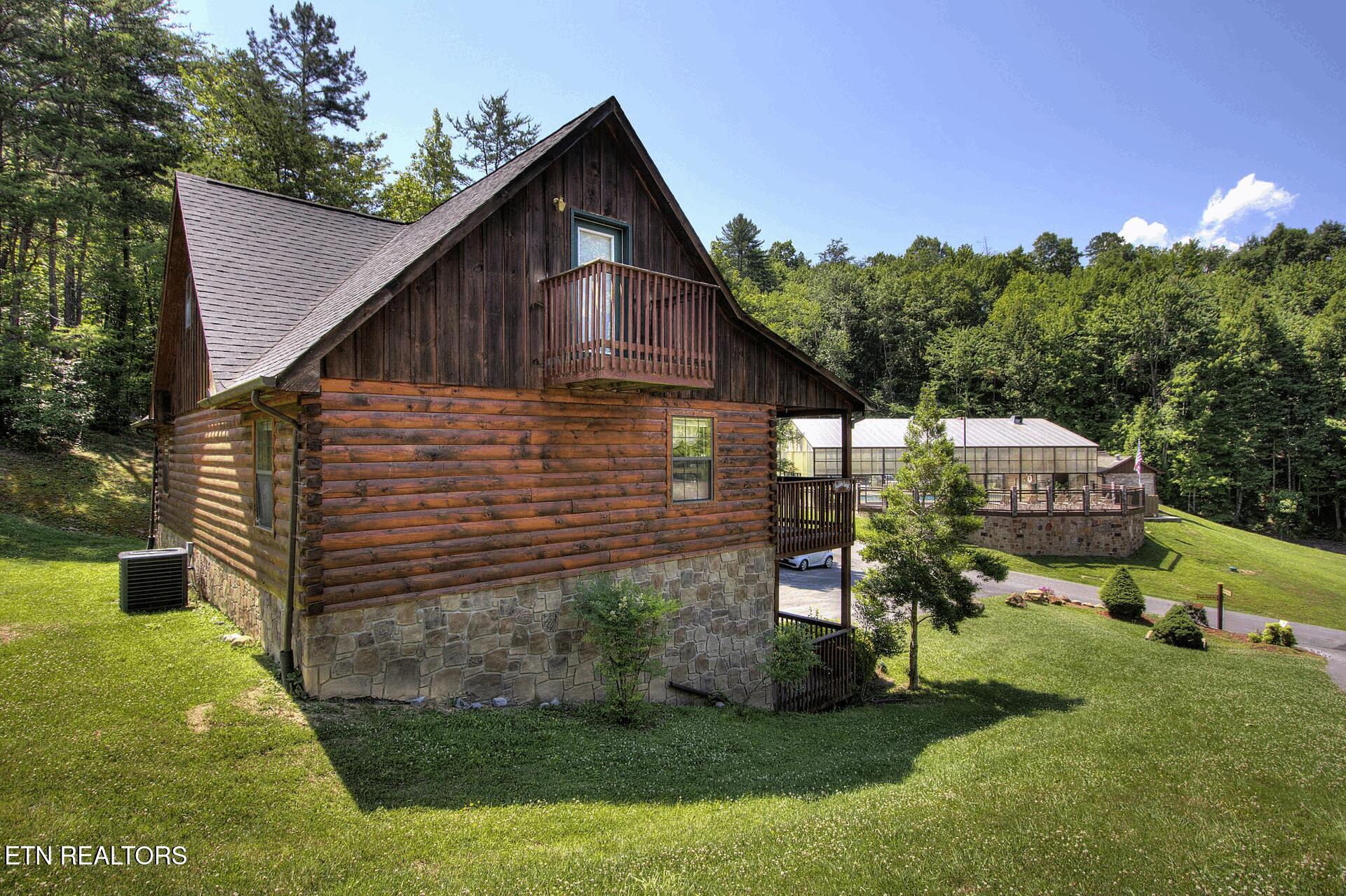 1504 Bears Den Way Sevierville TN 37862