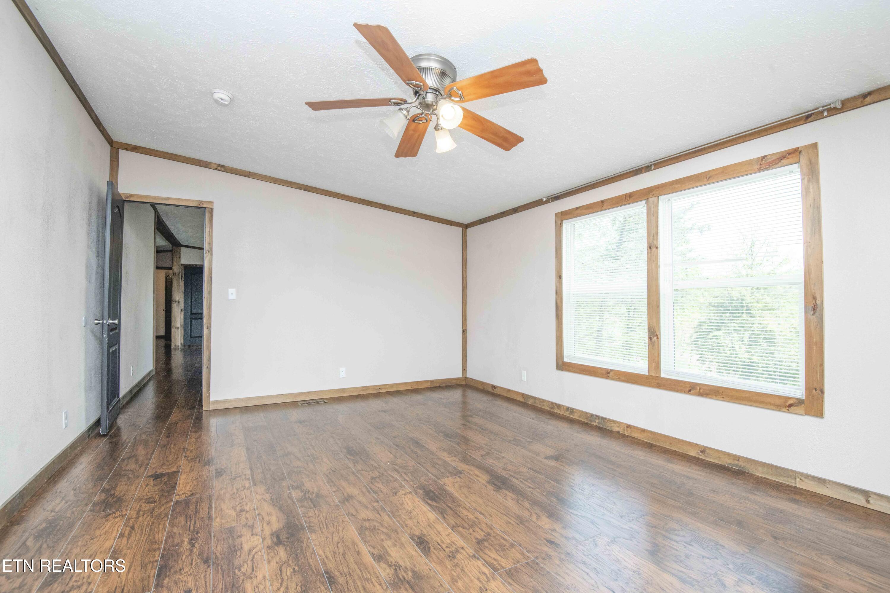629 Yarnell Road Clinton TN 37716