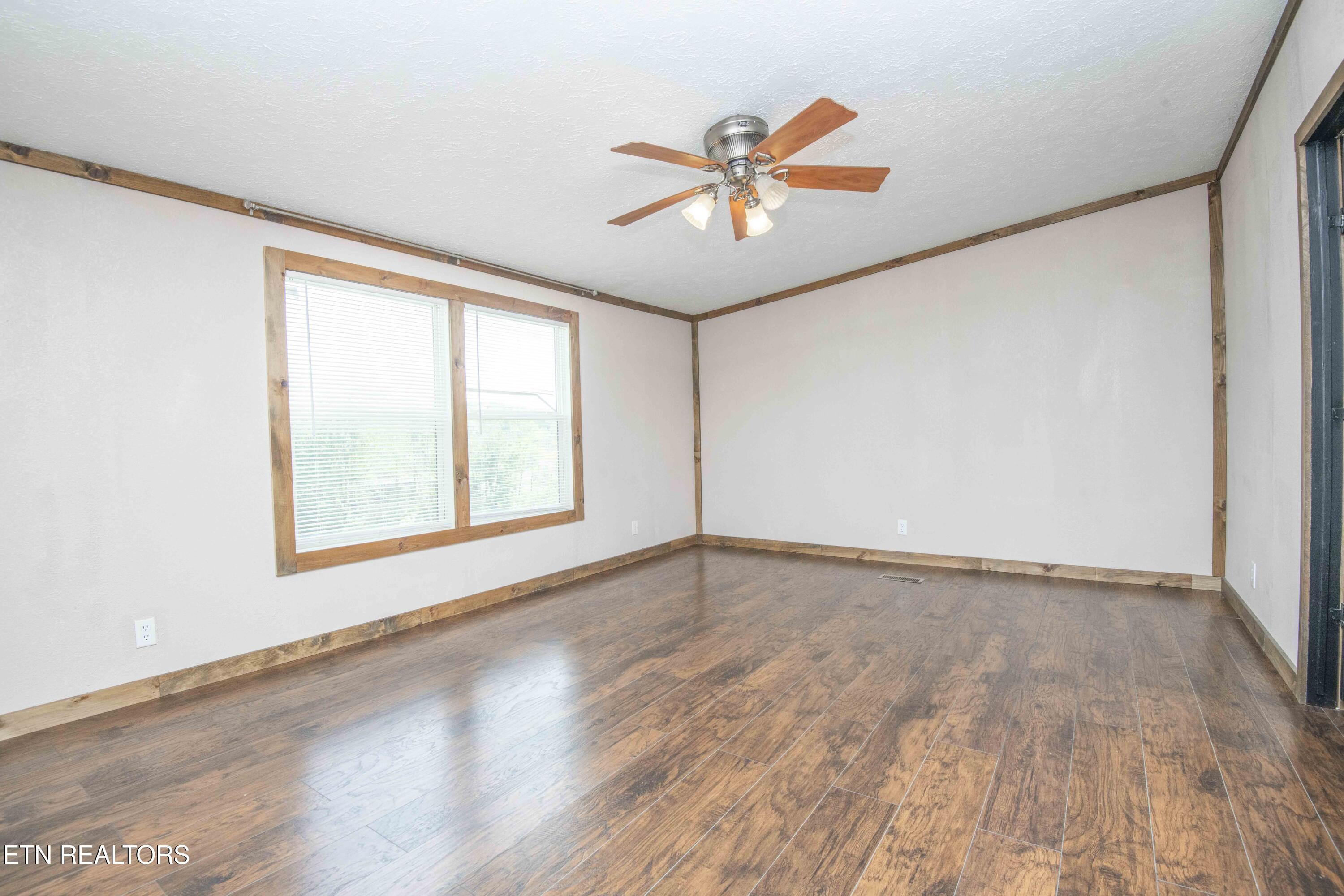 629 Yarnell Road Clinton TN 37716