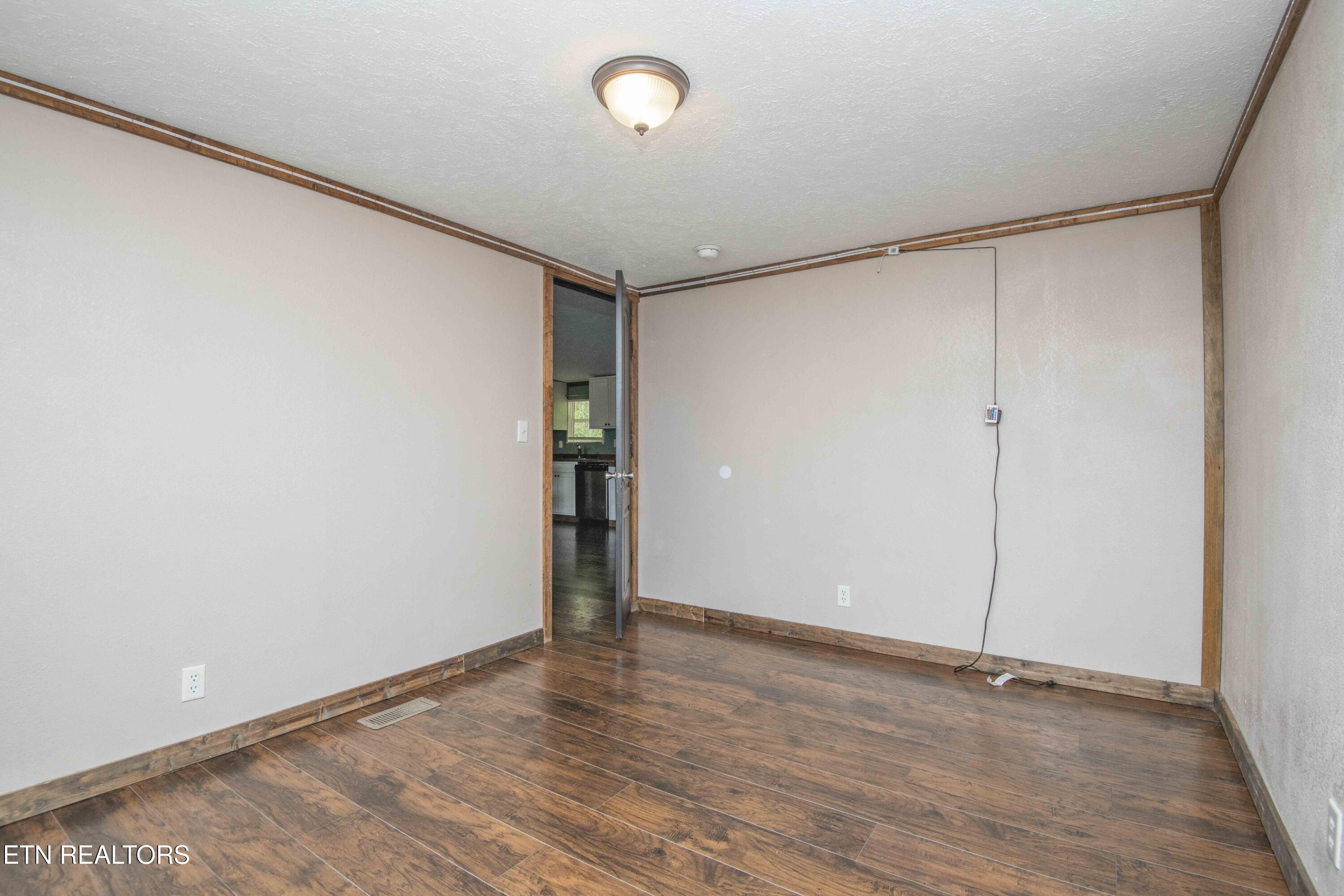 629 Yarnell Road Clinton TN 37716