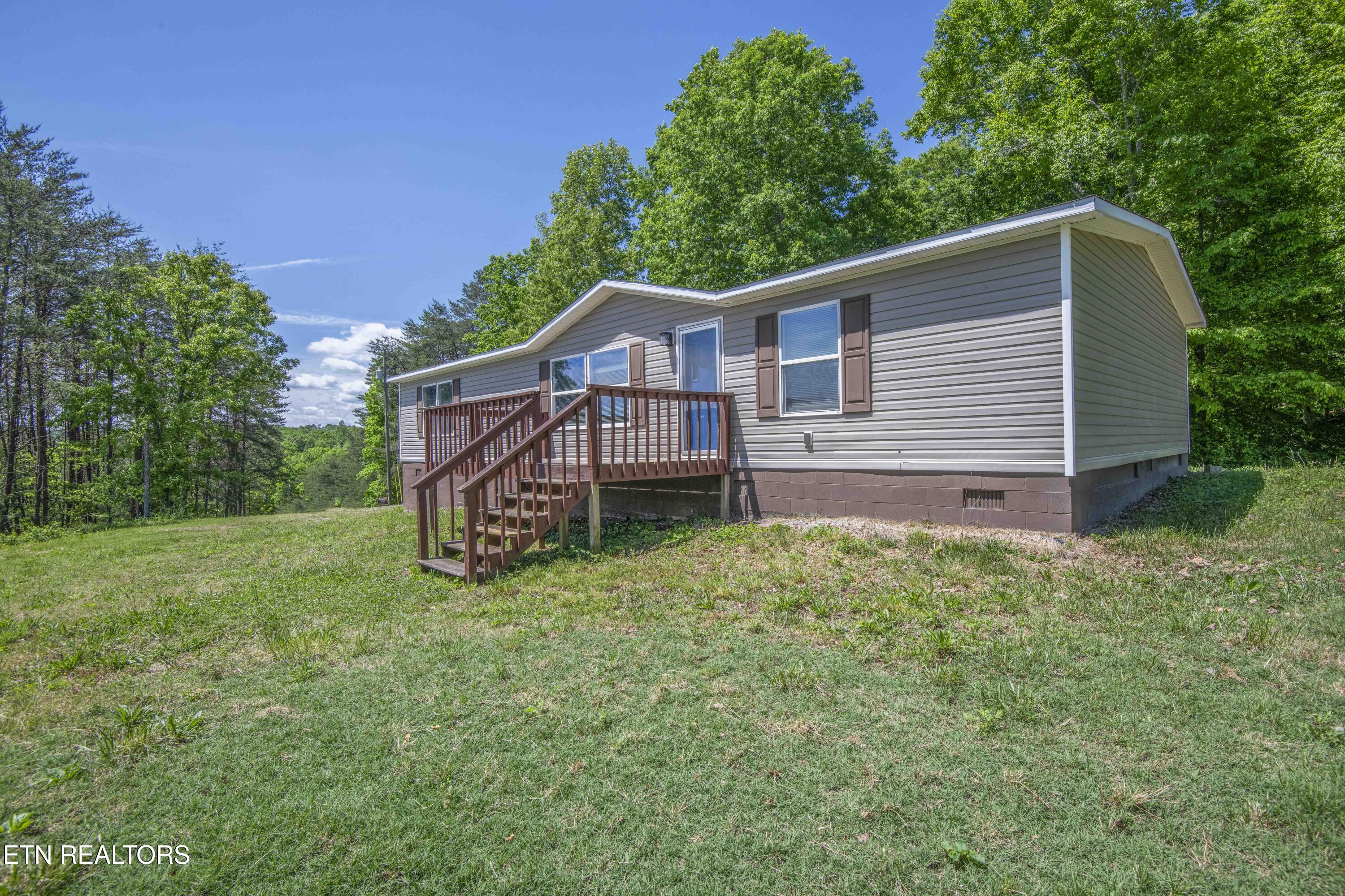 629 Yarnell Road Clinton TN 37716