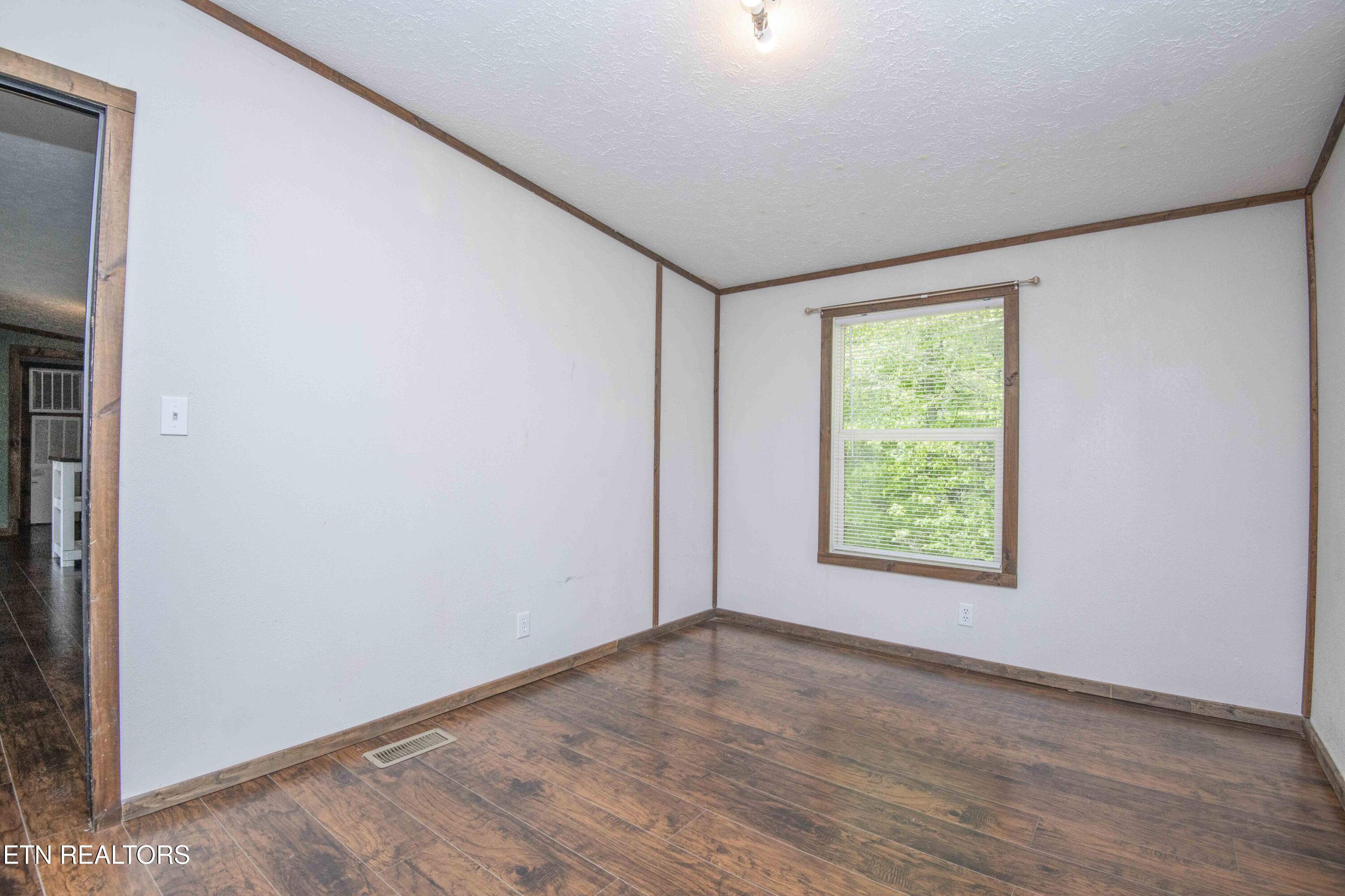 629 Yarnell Road Clinton TN 37716