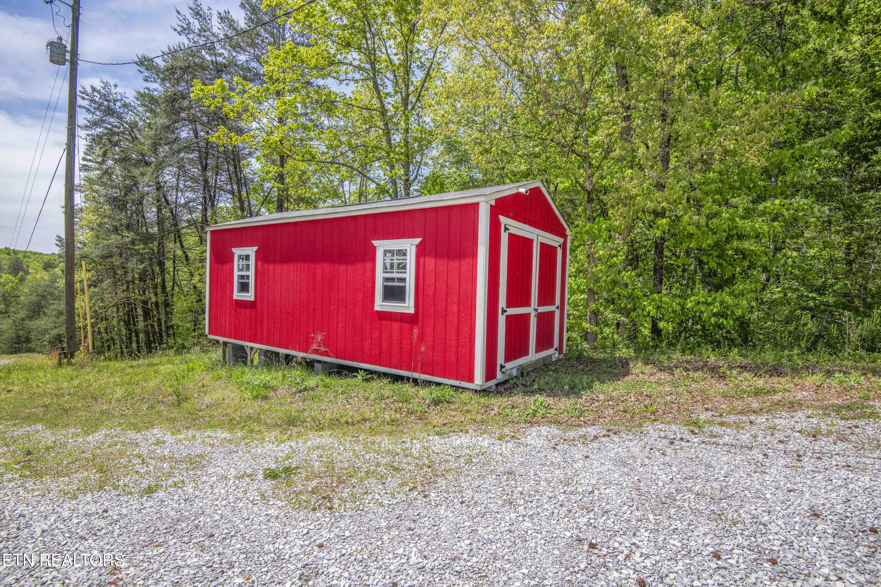 629 Yarnell Road Clinton TN 37716